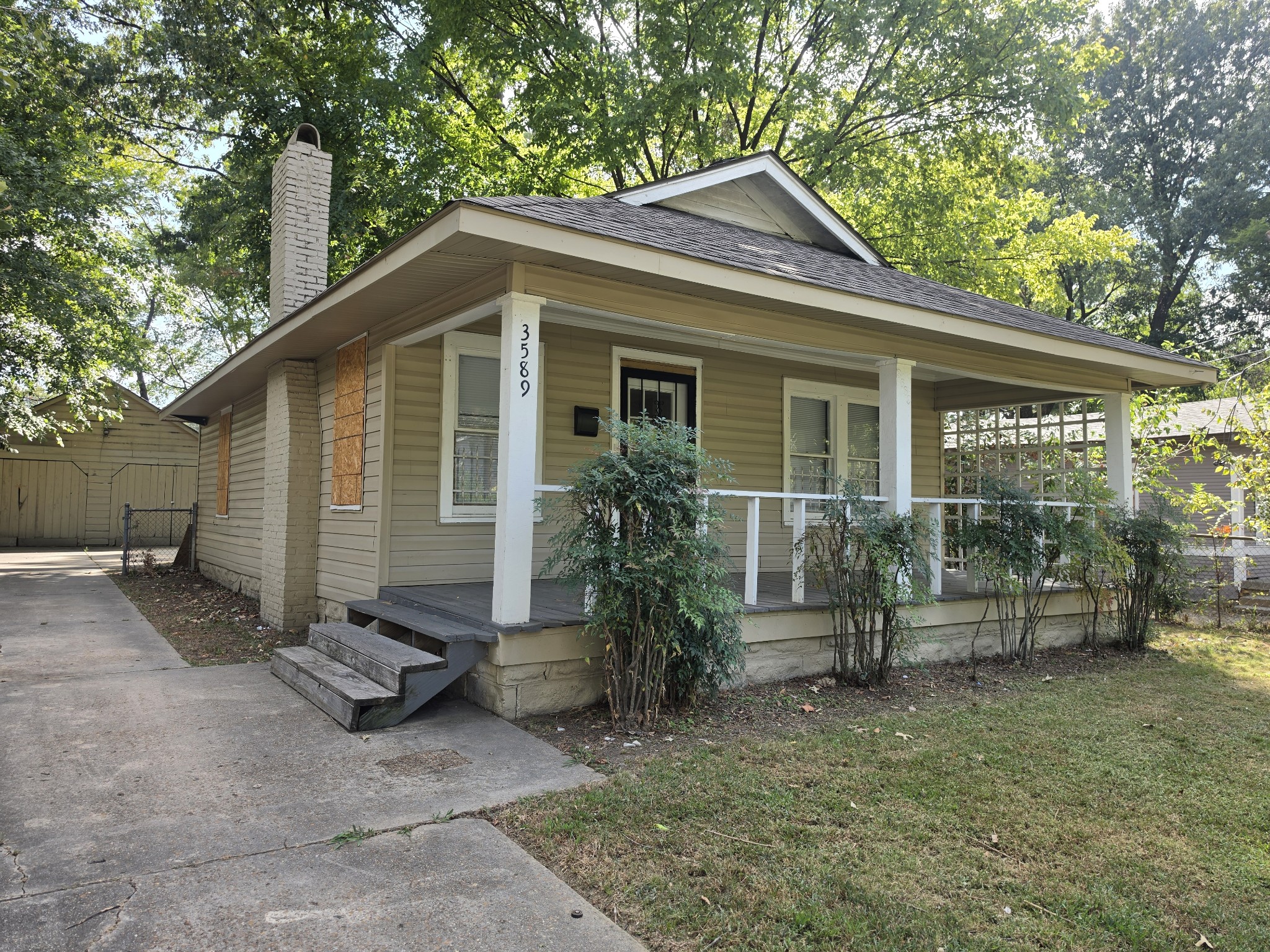 3589 Faxon Ave Property Photo 1