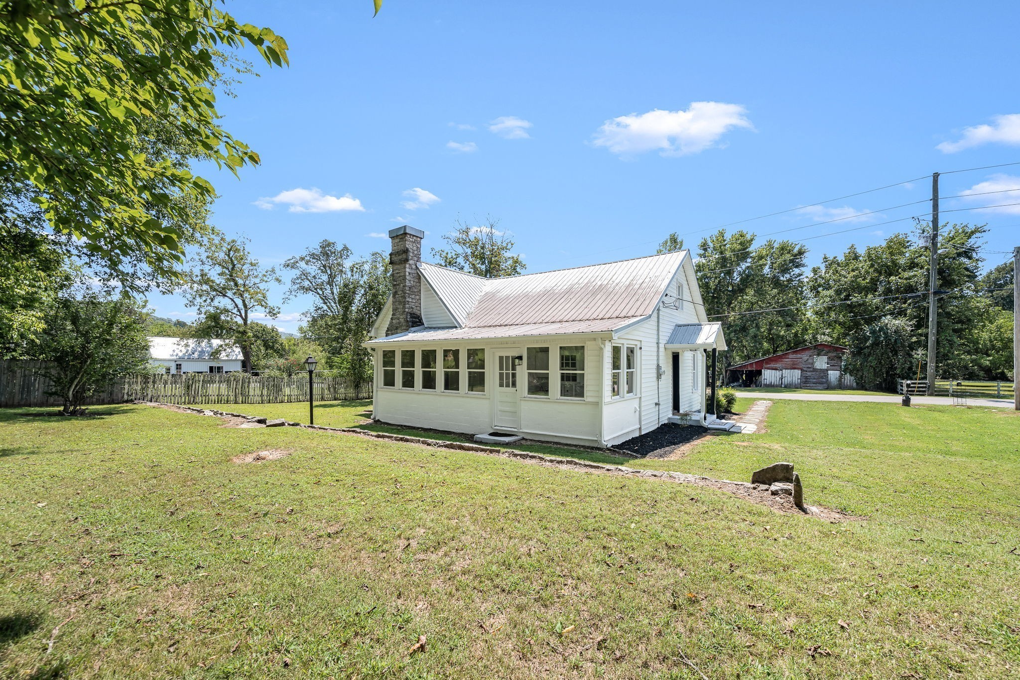 112 Re Davenport Ave Property Photo 4