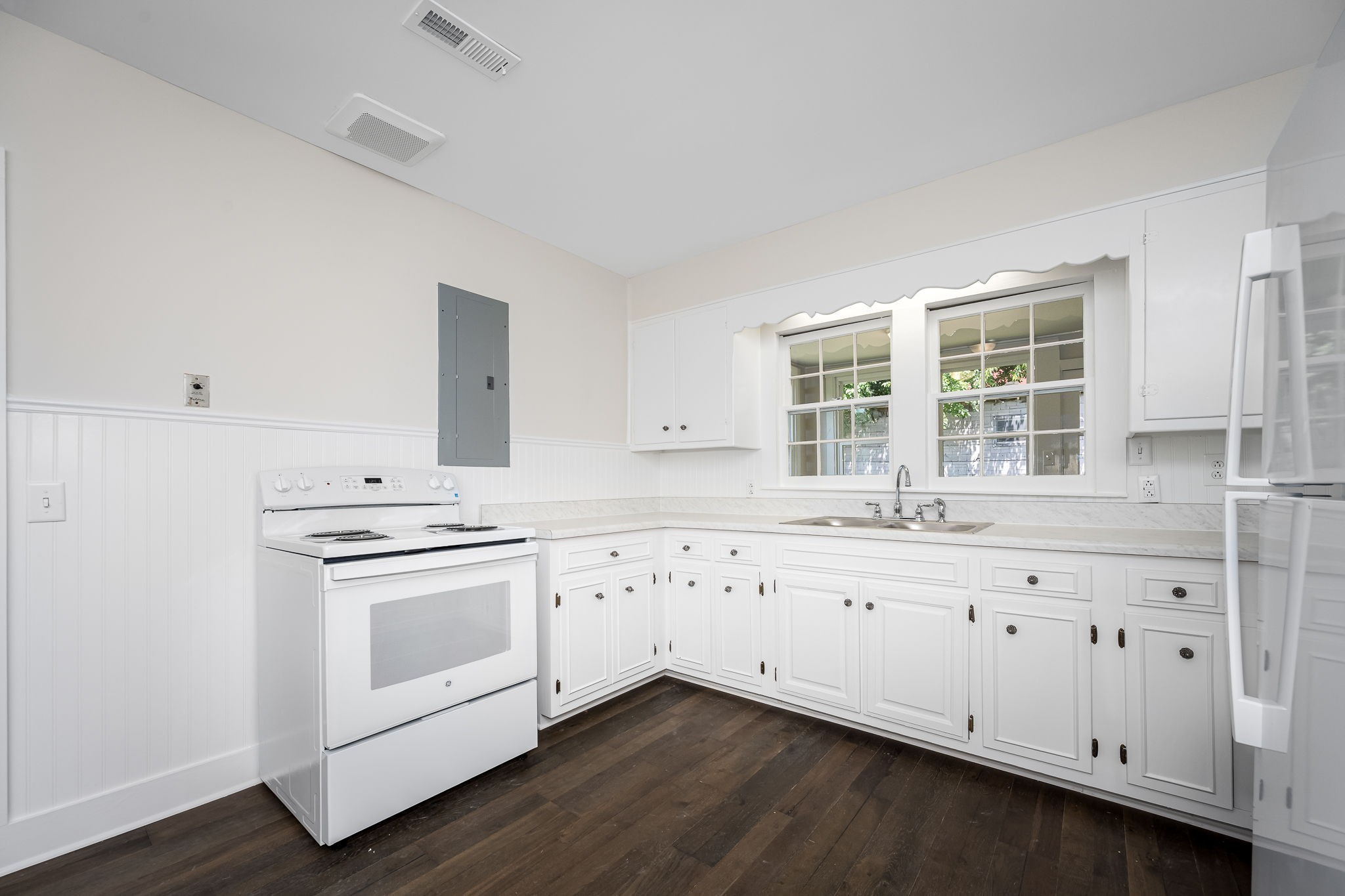 112 Re Davenport Ave Property Photo 18