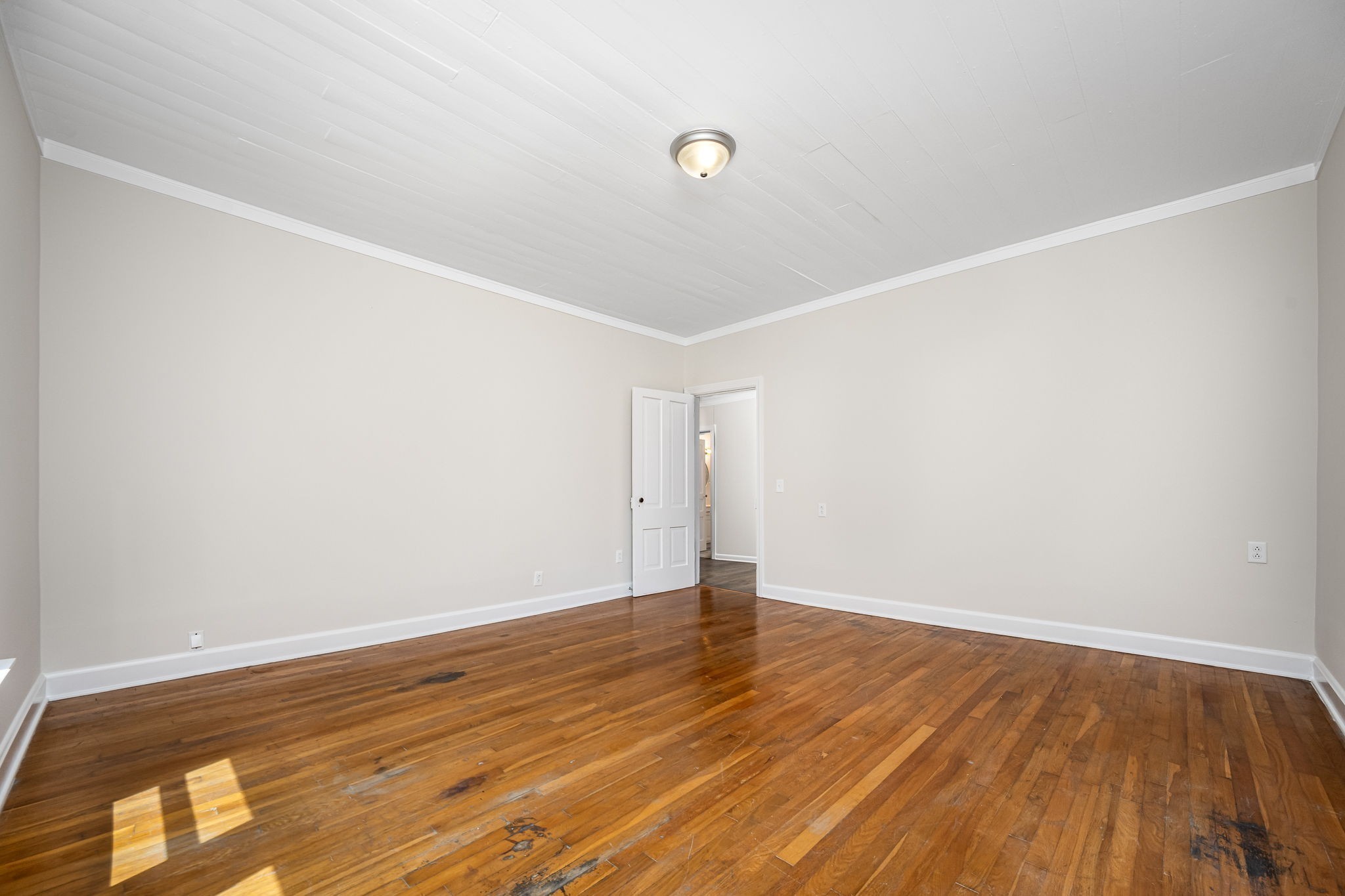 112 Re Davenport Ave Property Photo 24