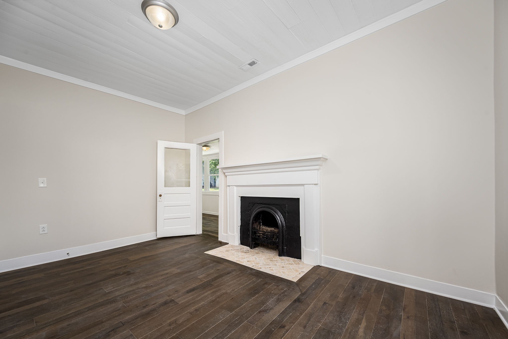 112 Re Davenport Ave Property Photo 27