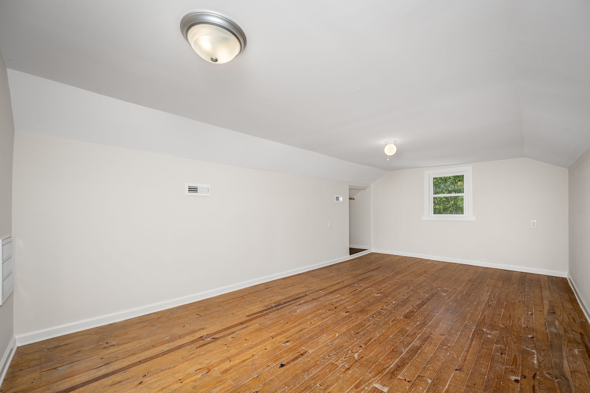 112 Re Davenport Ave Property Photo 35