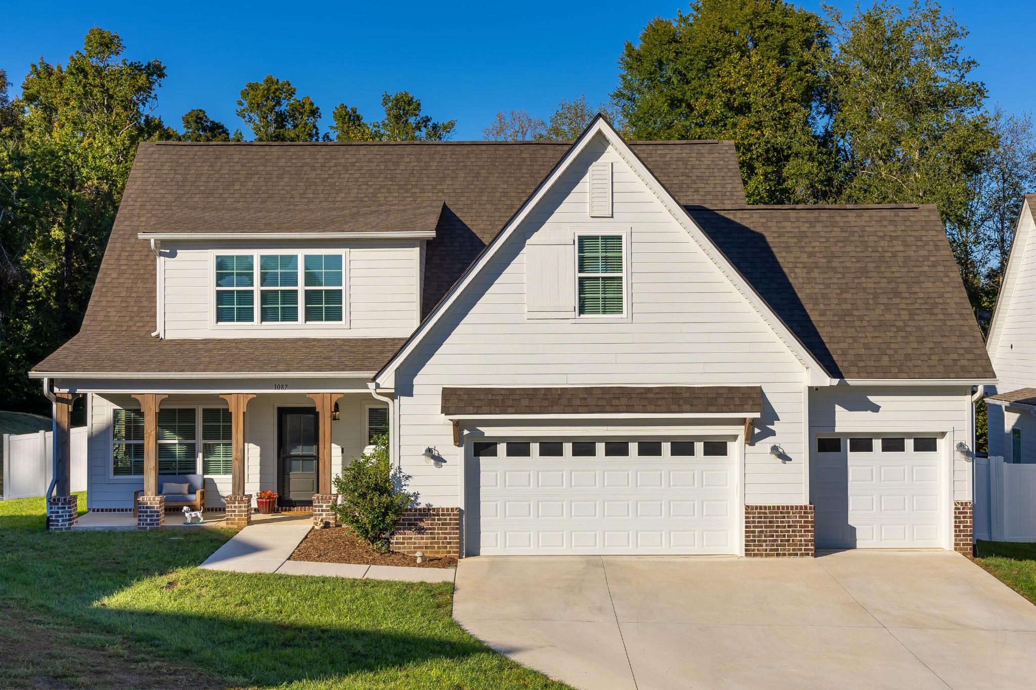 1087 Omaha Circle Property Photo 1