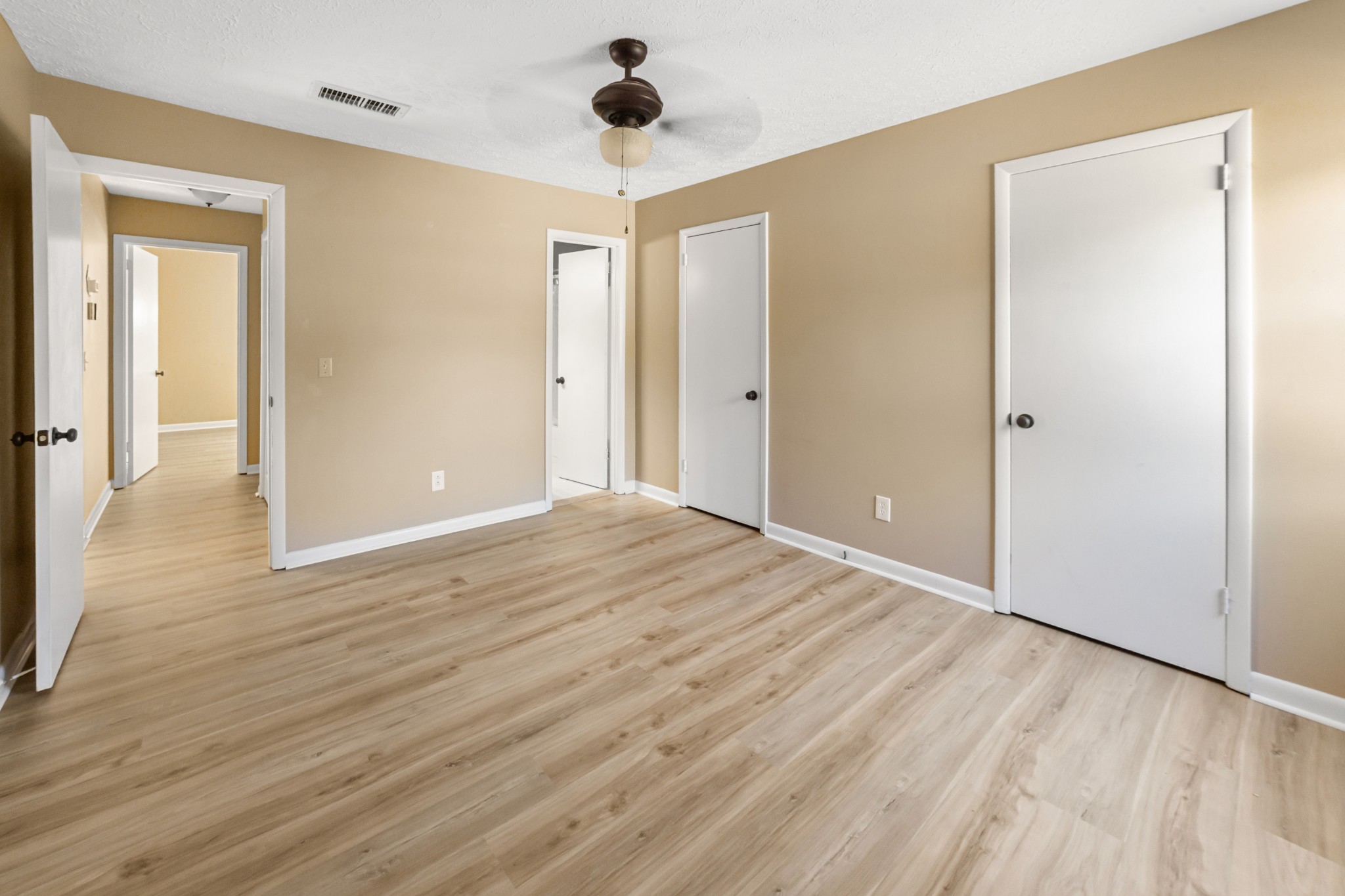 4617 Woodview Cir Property Photo 10