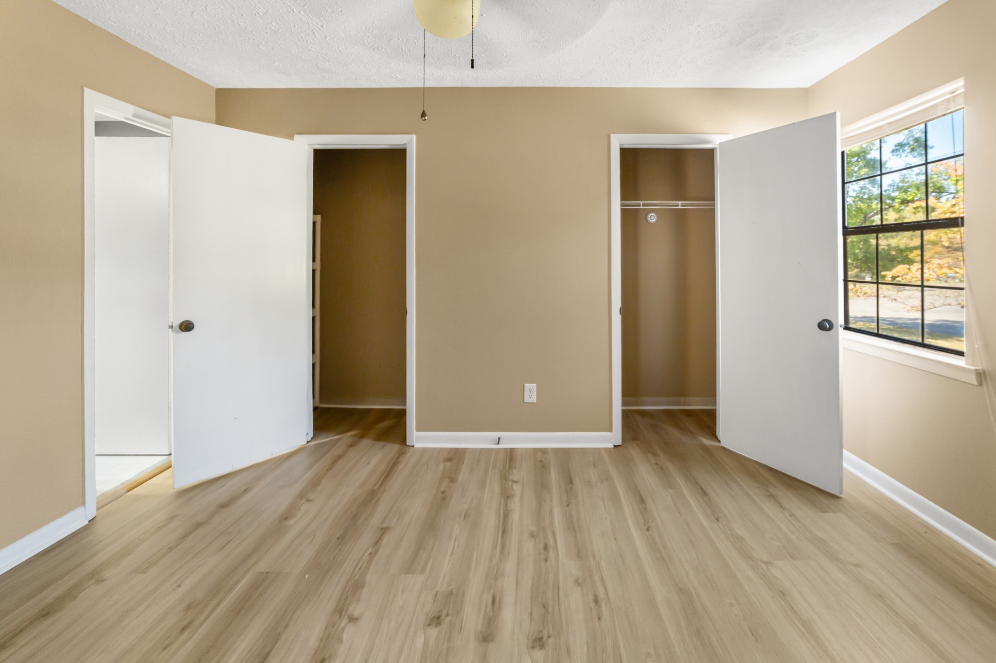 4617 Woodview Cir Property Photo 19