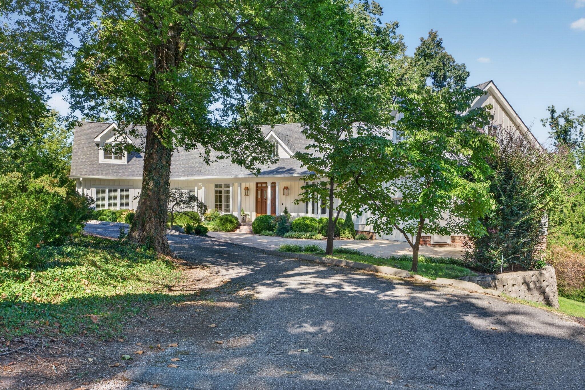1117 Winding Oaks Way Property Photo 1