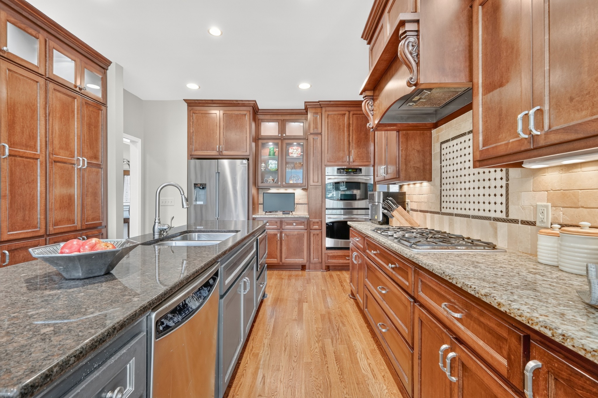 6040 Manor Pl Property Photo 17
