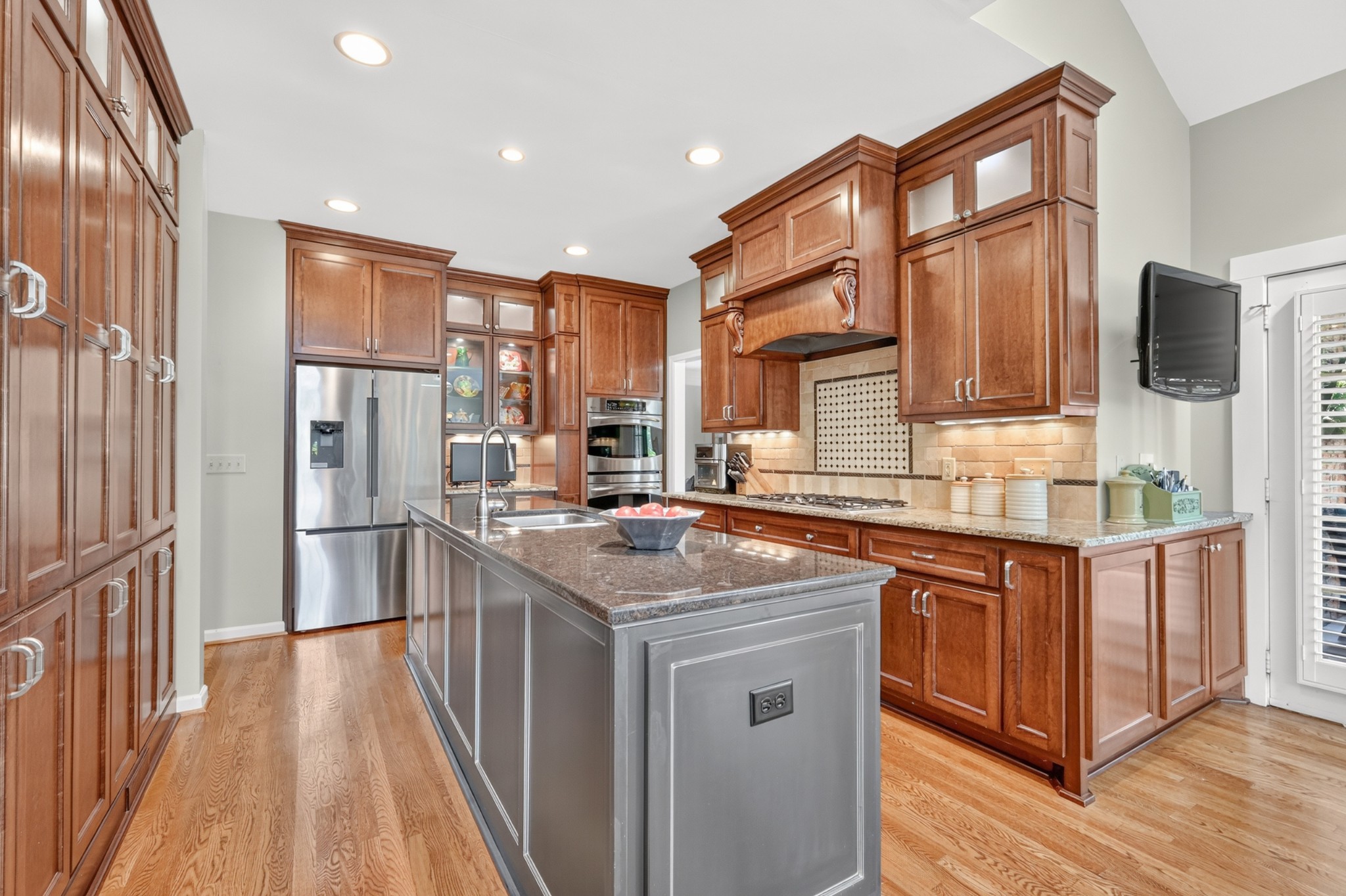 6040 Manor Pl Property Photo 18