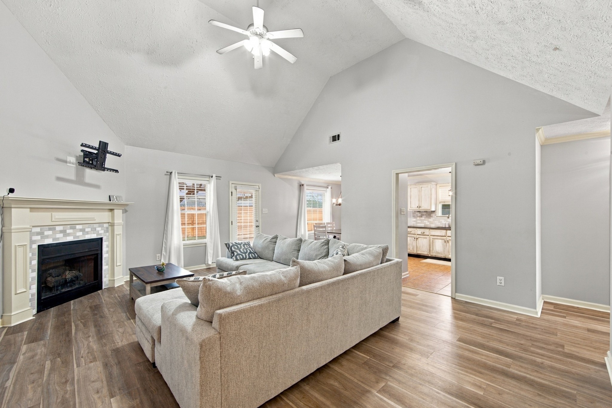 156 Juno Cv Property Photo 2