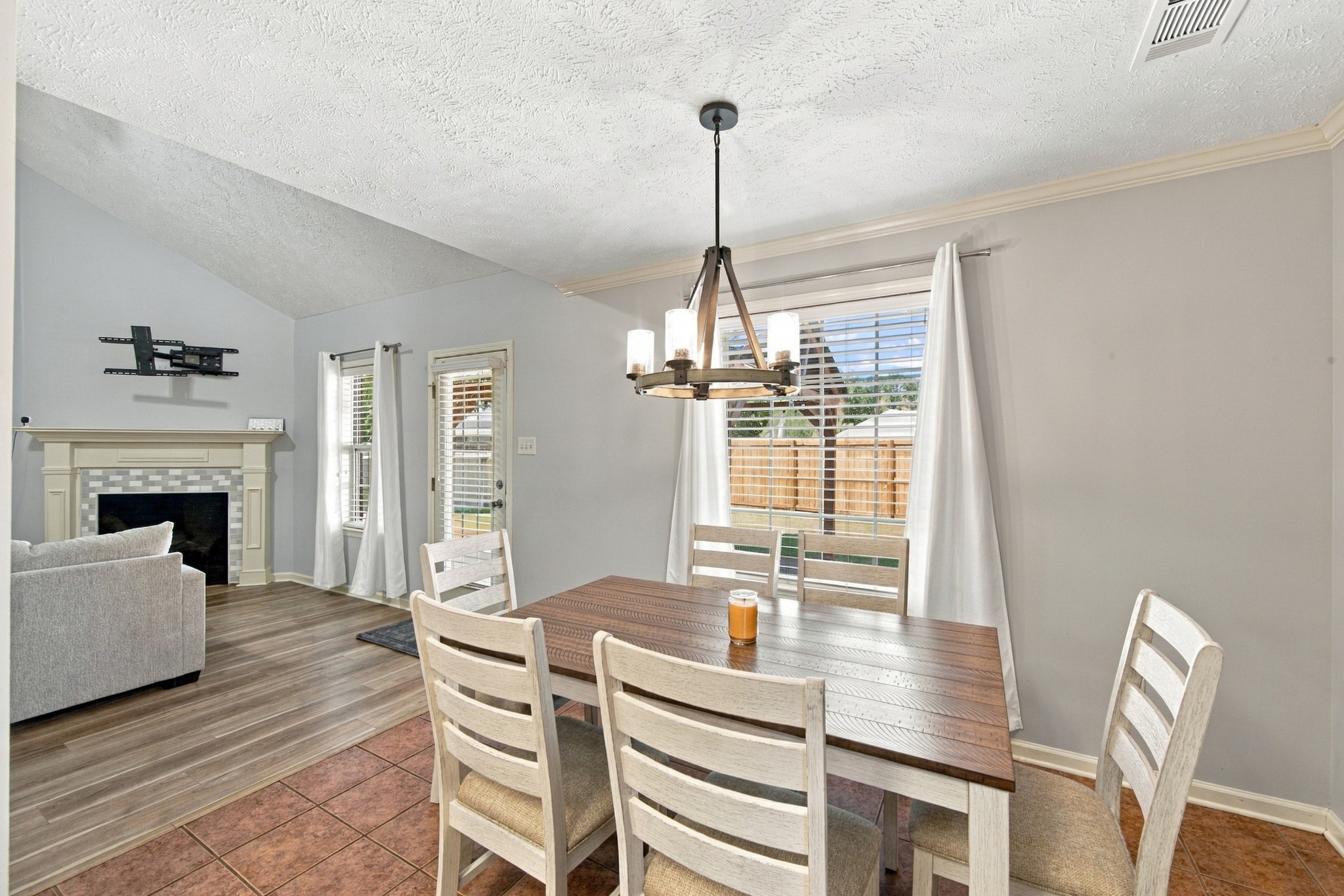 156 Juno Cv Property Photo 6