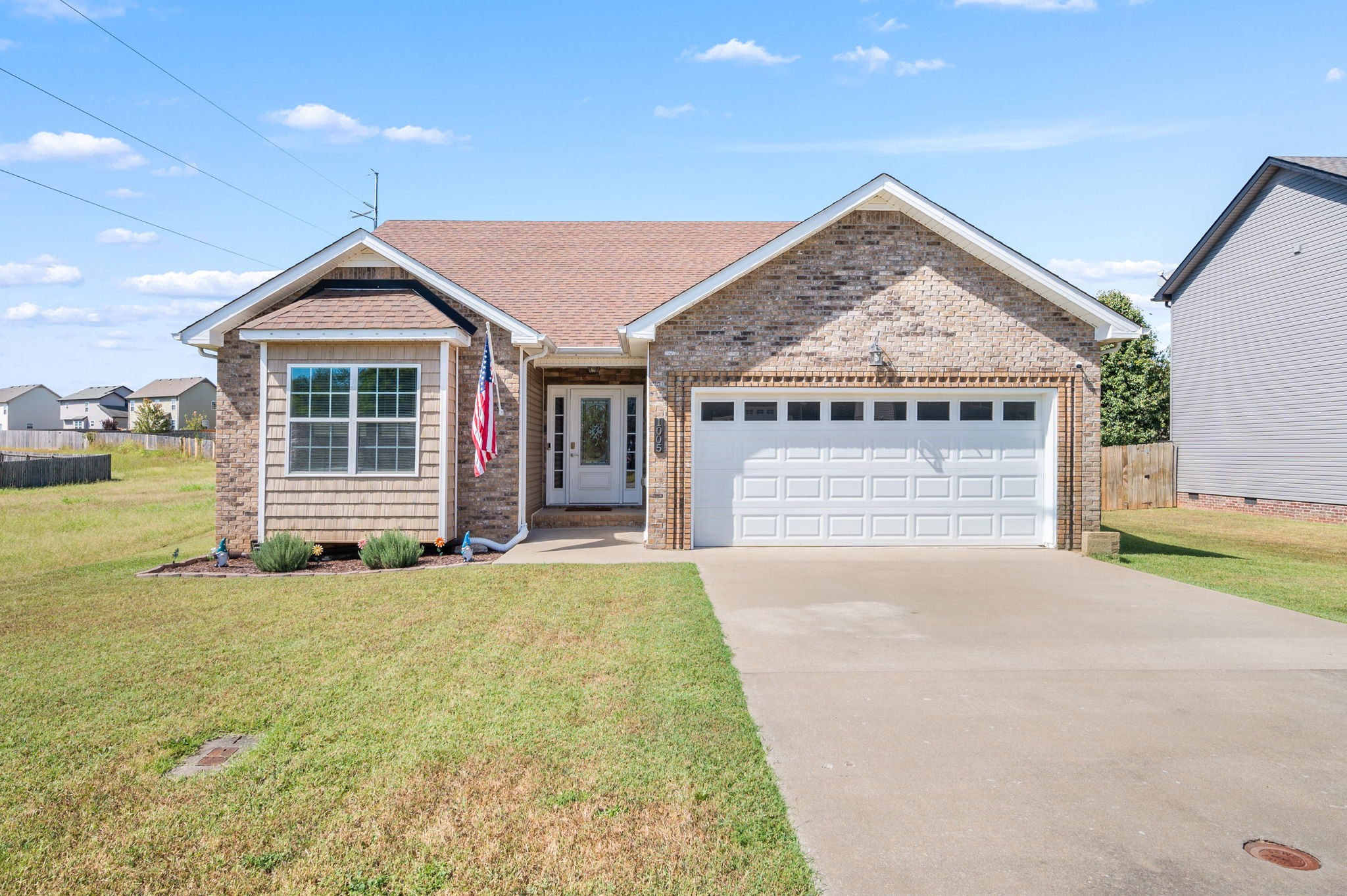 1005 Harding Dr Property Photo 1