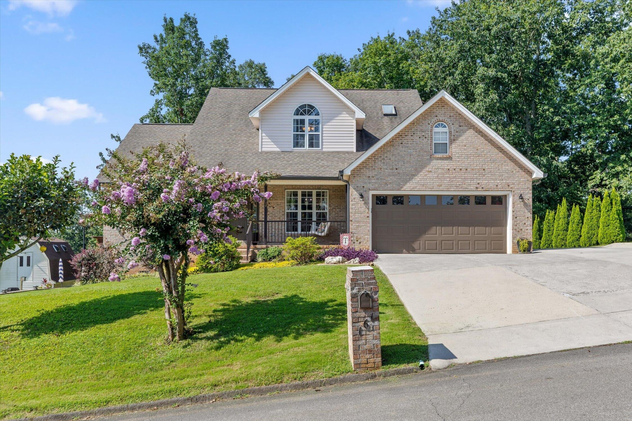 161 Ivy Way, Nw Property Photo 1