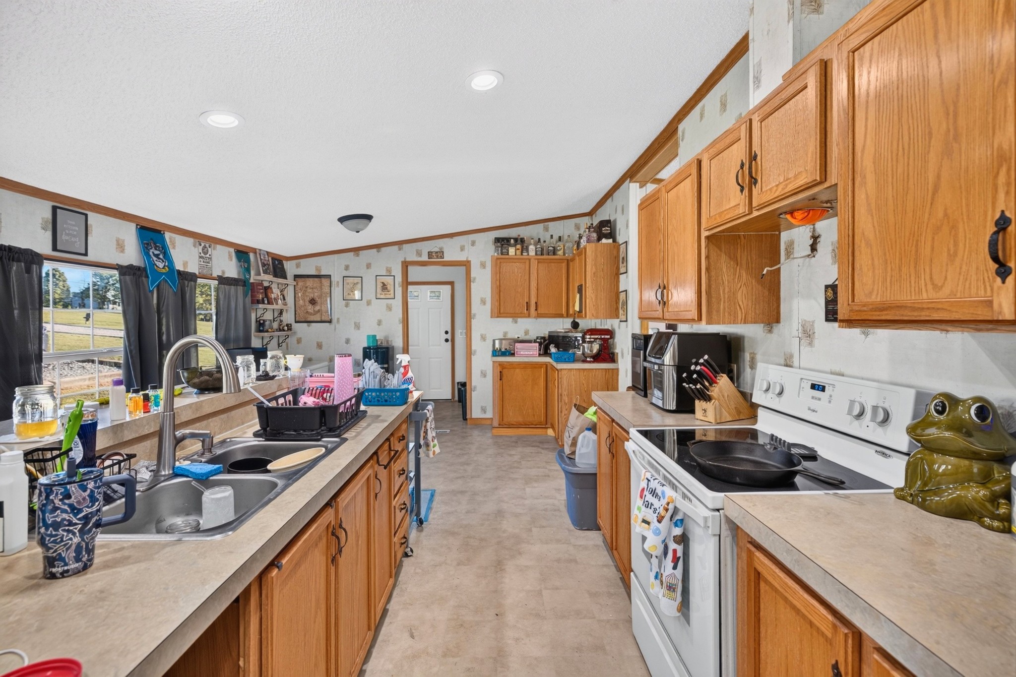 560 Meadowview Rd Property Photo 12
