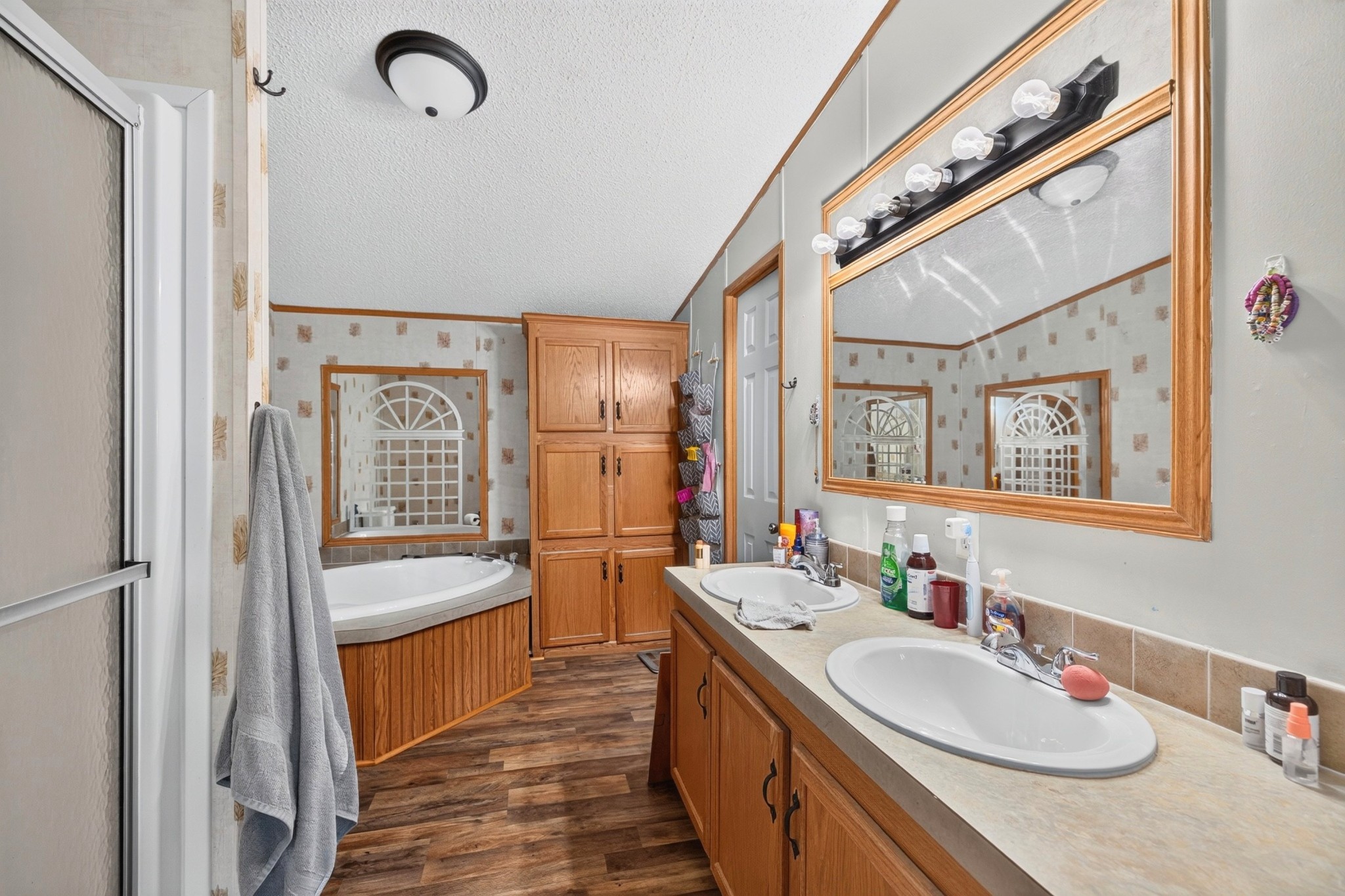 560 Meadowview Rd Property Photo 18