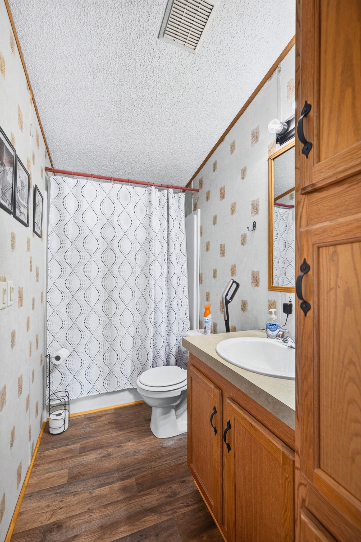 560 Meadowview Rd Property Photo 23