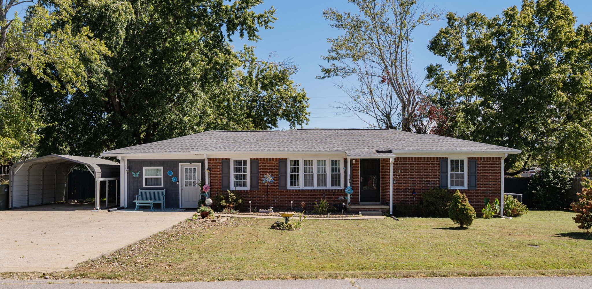 307 Hinson St Property Photo 1