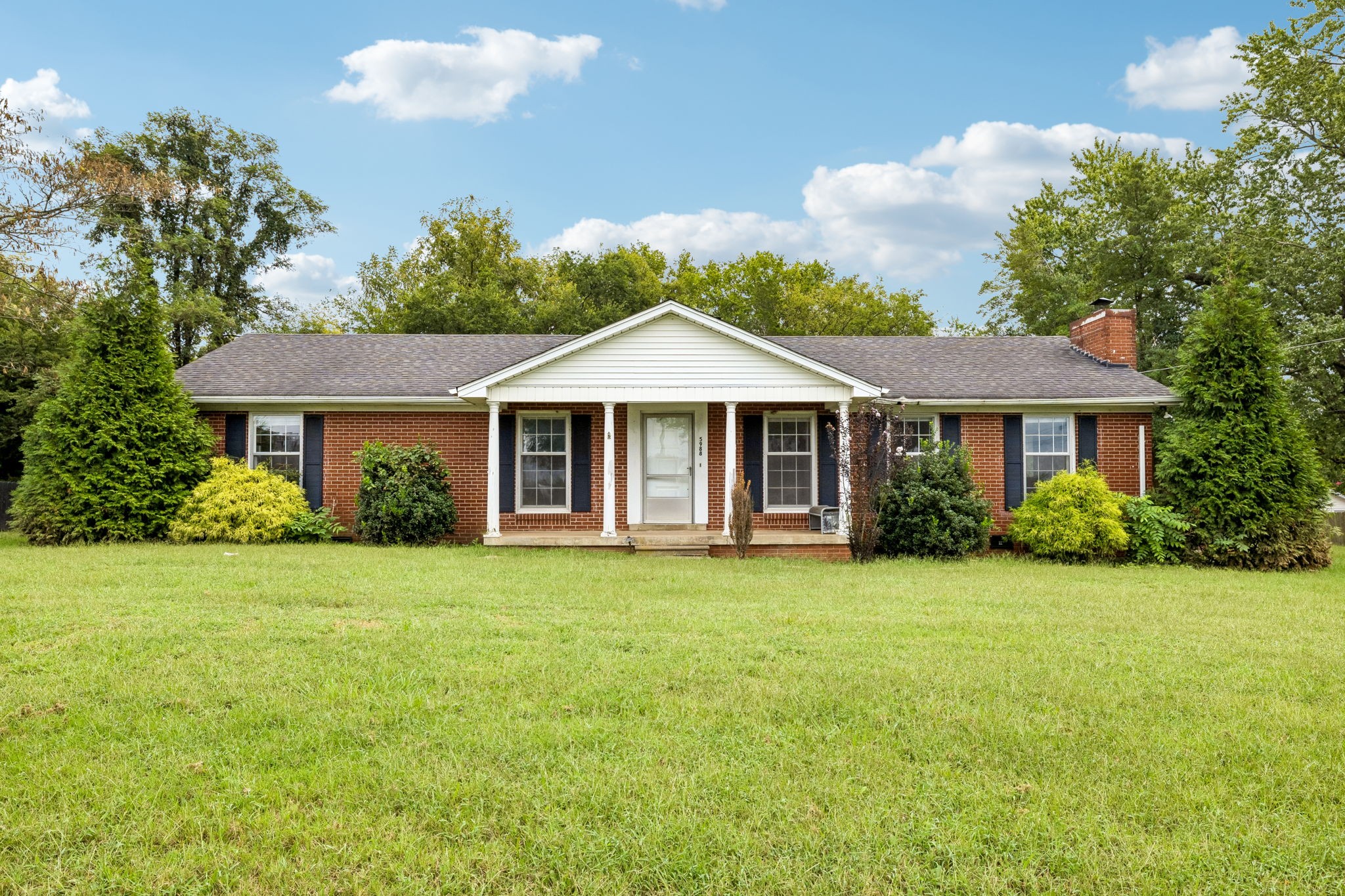 5988 Highway 31, W Property Photo 1
