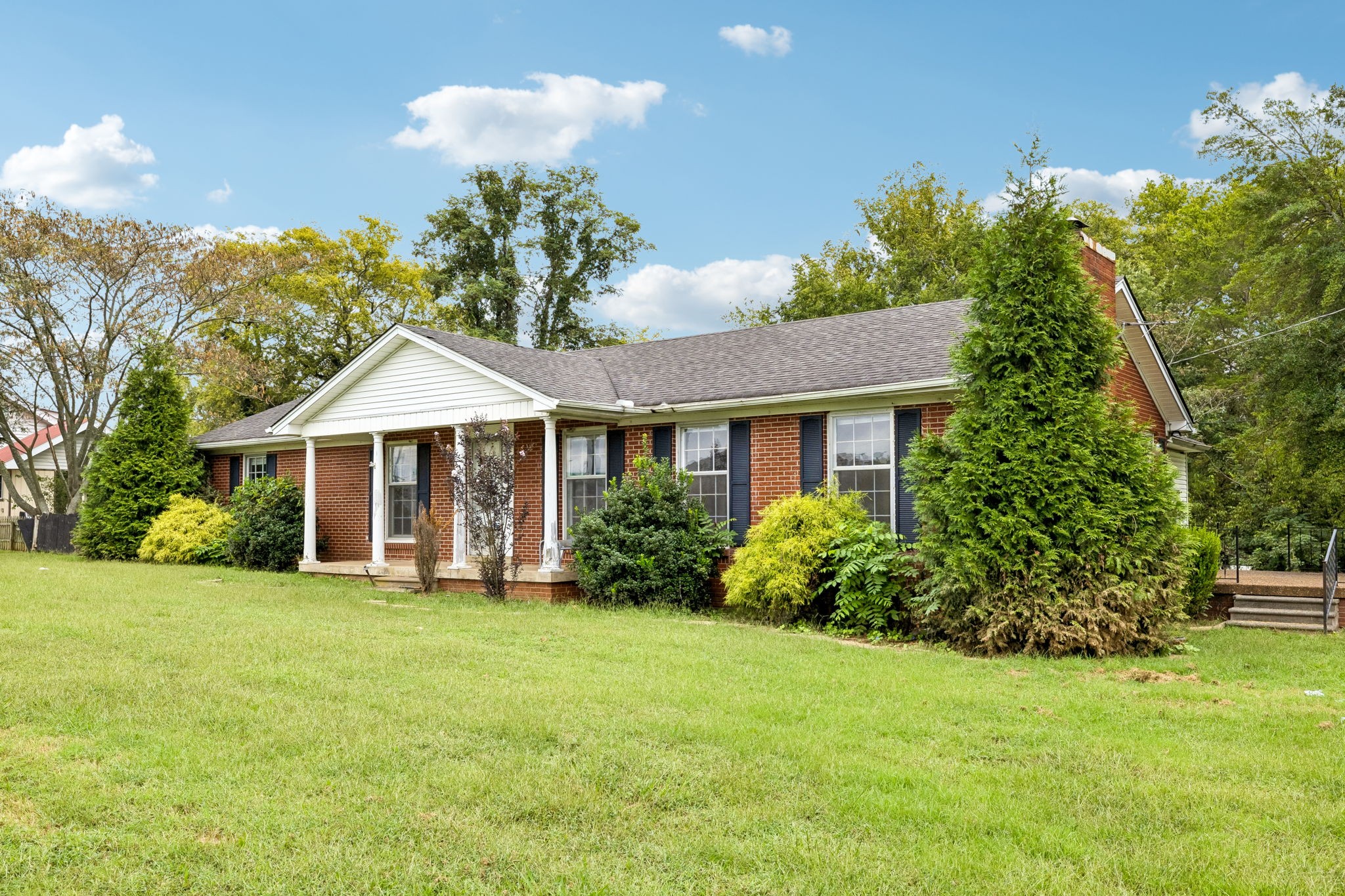 5988 Highway 31, W Property Photo 2