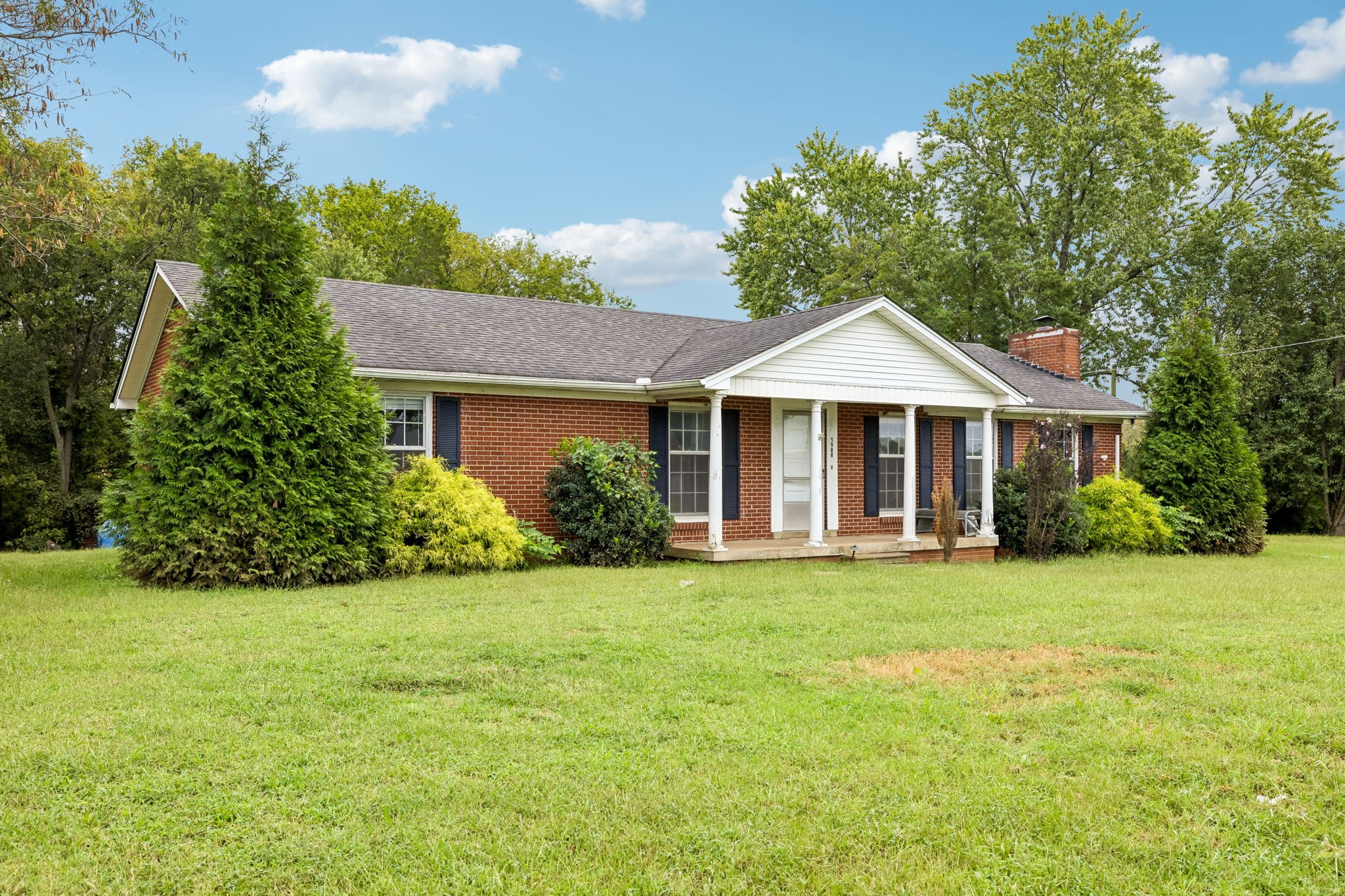 5988 Highway 31, W Property Photo 3