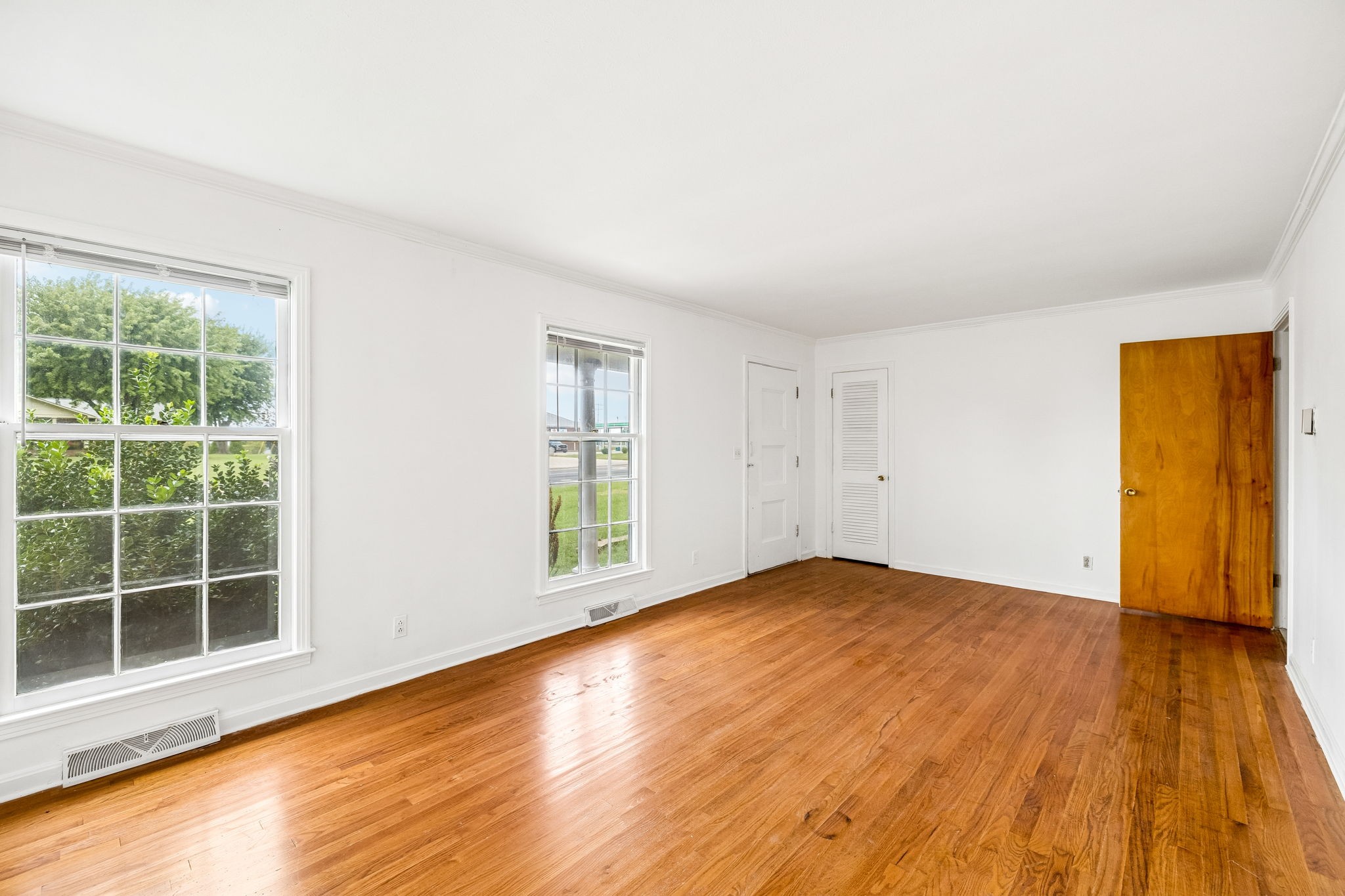 5988 Highway 31, W Property Photo 5