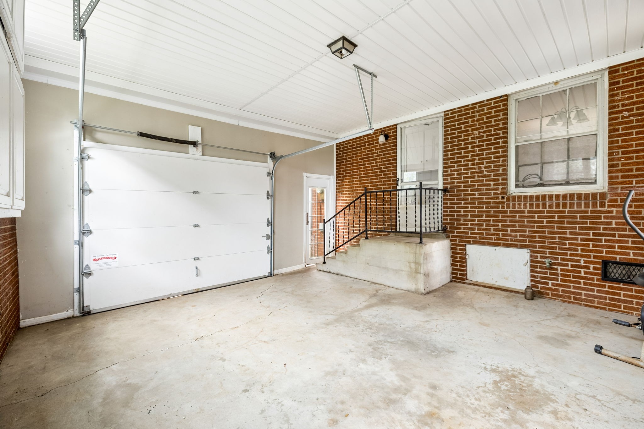 5988 Highway 31, W Property Photo 24