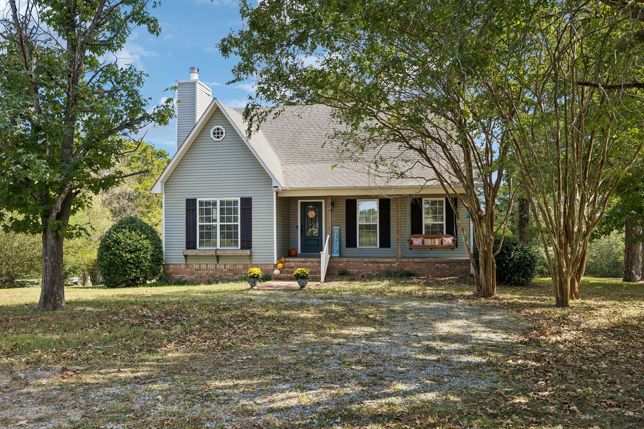 491 Hillview Dr Property Photo 1