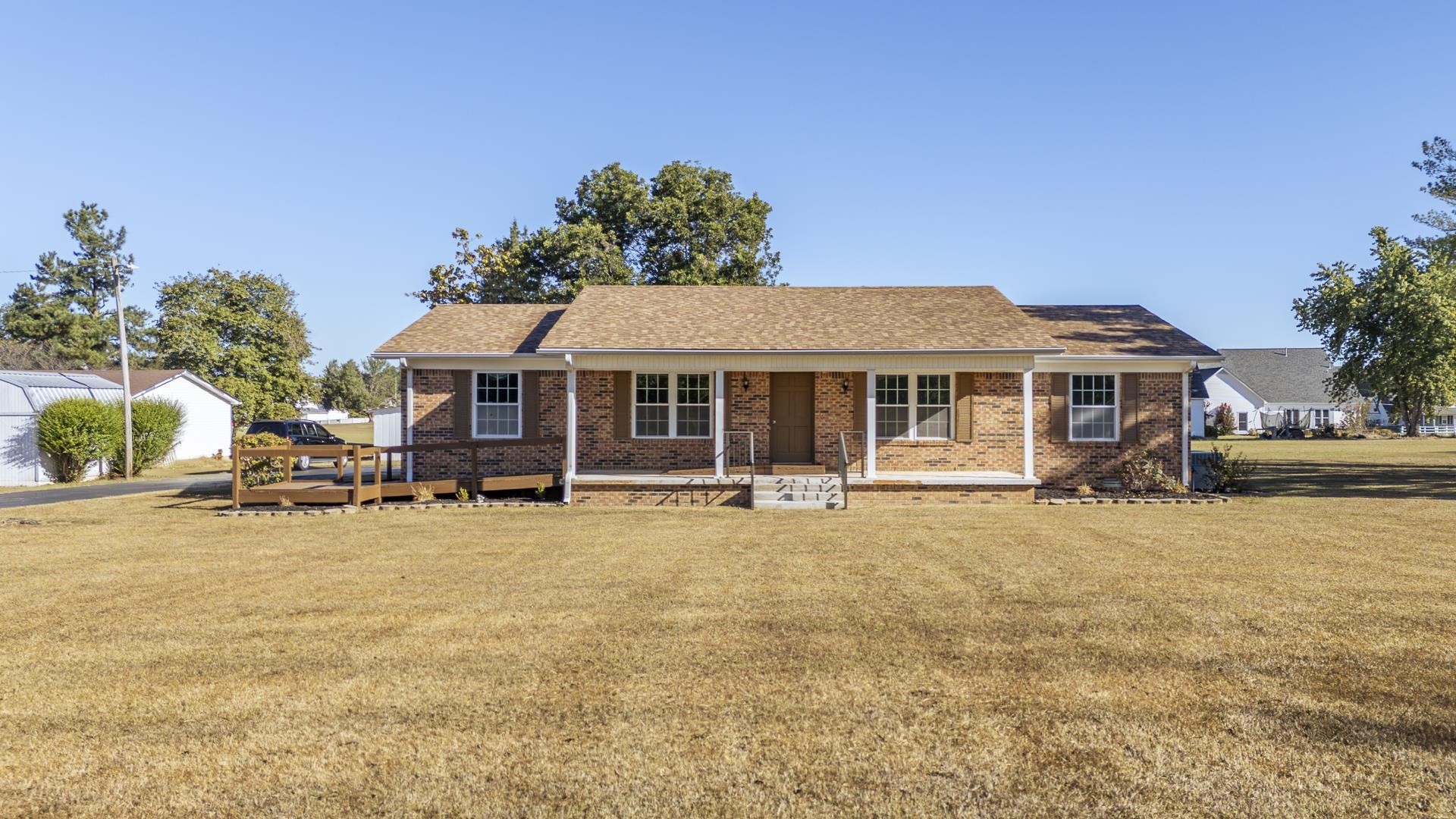 160 Dove Dr Property Photo 1