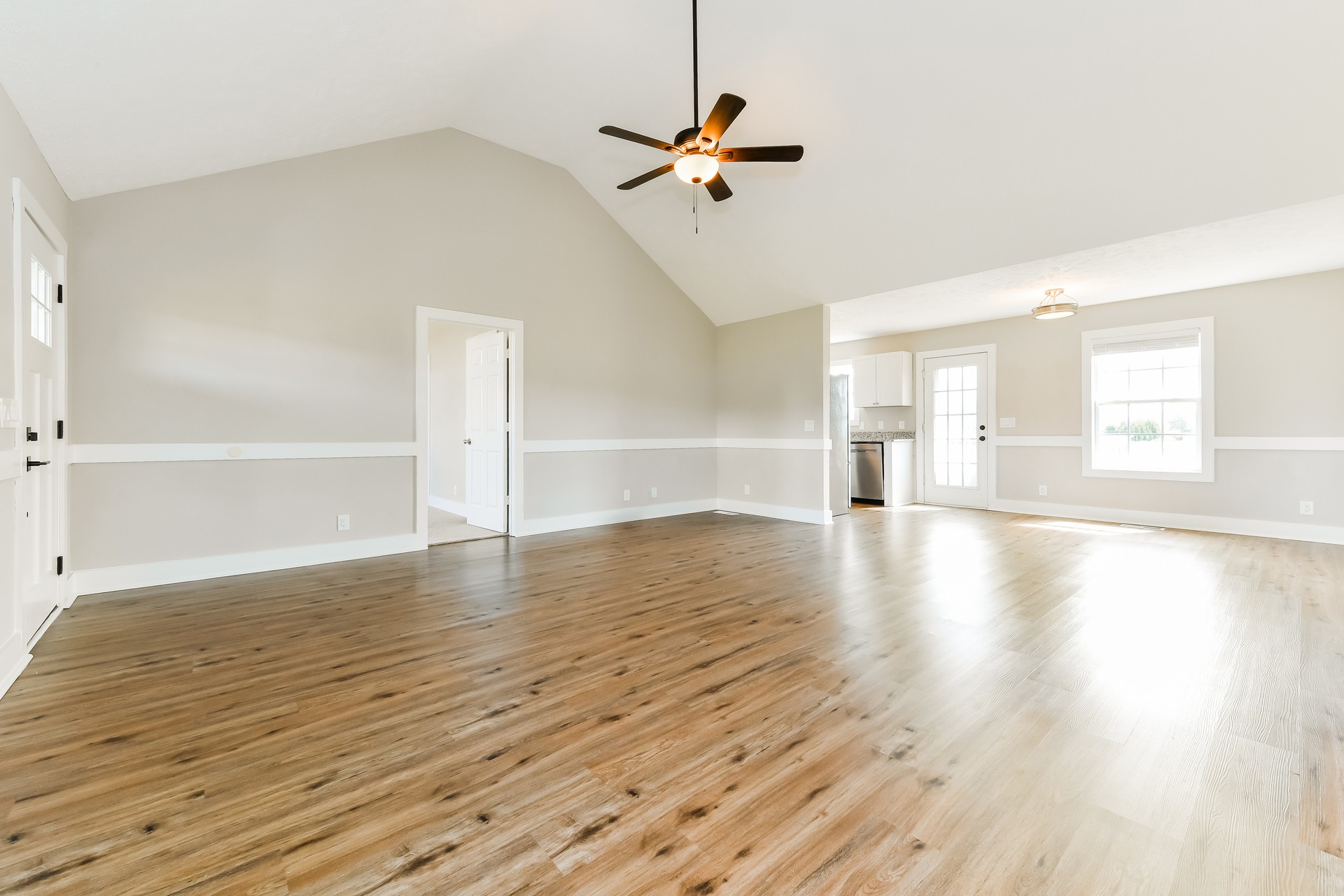 340 Green Grass Way Property Photo 3
