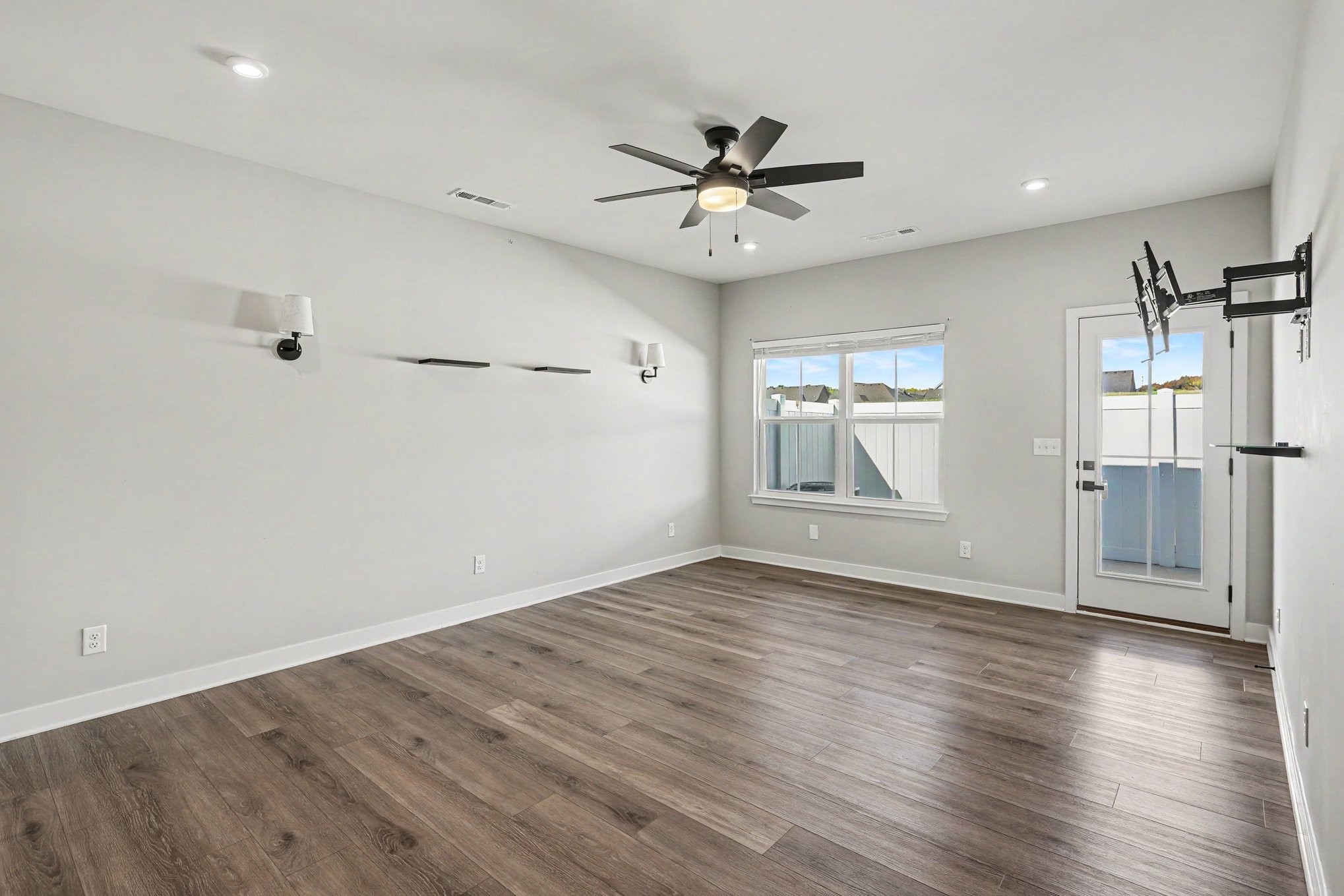 360 Camargue Ct Property Photo 5