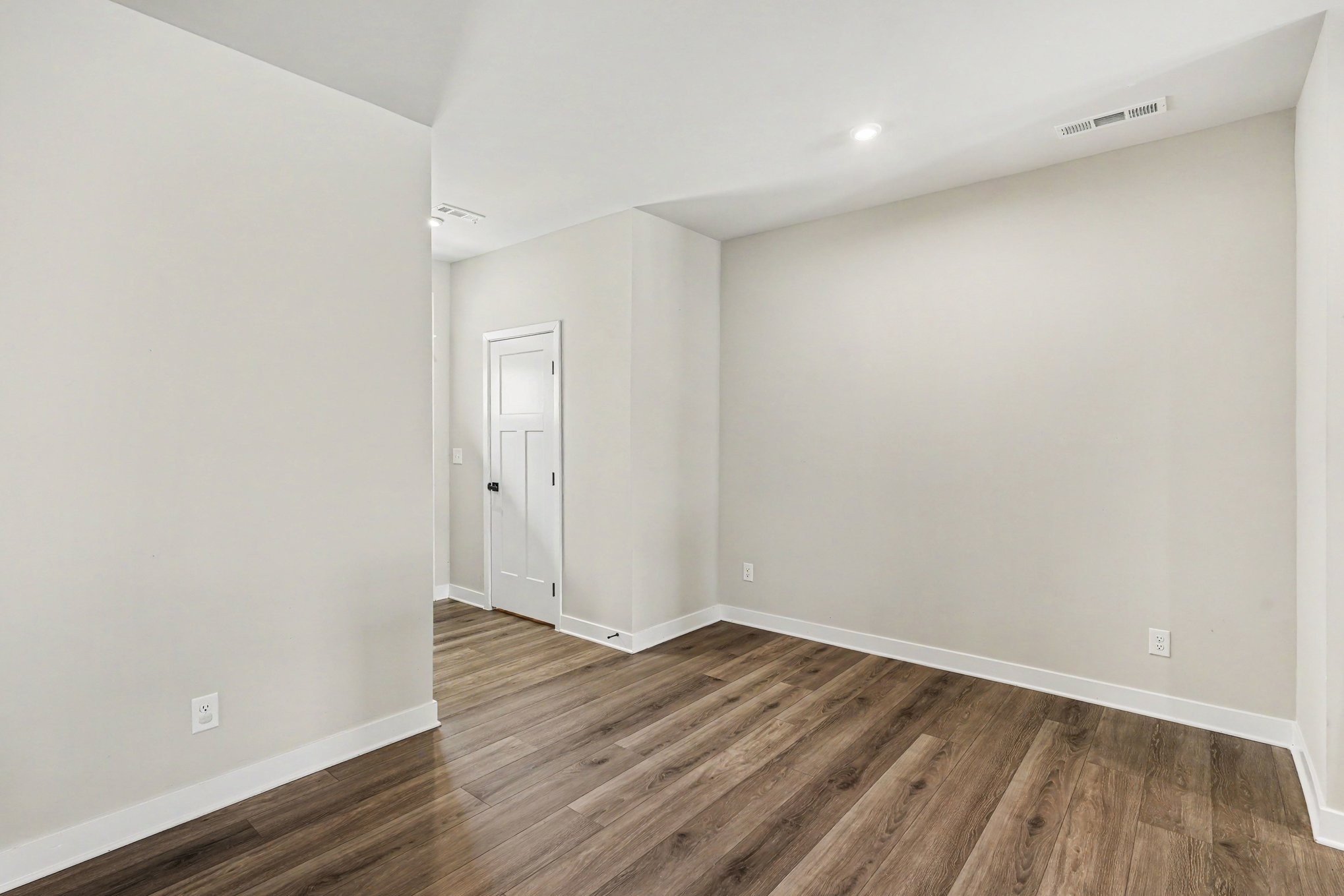 360 Camargue Ct Property Photo 7