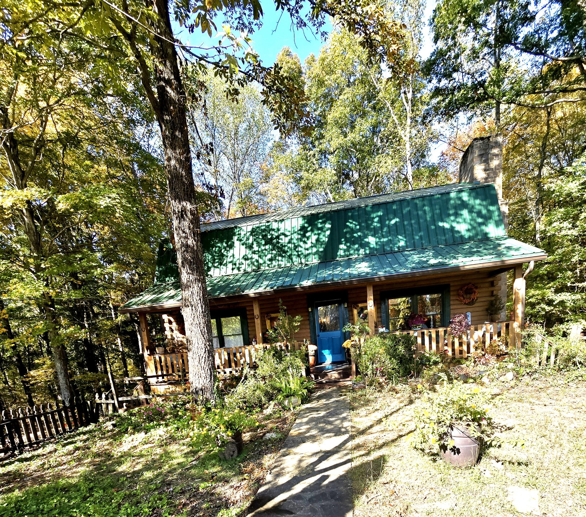 1242 Peter Pond Rd Property Photo 1