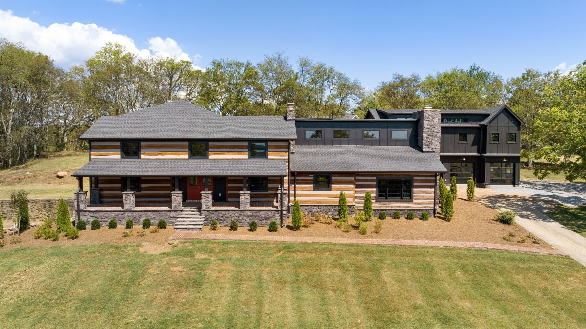 1554 Latimer Ln Property Photo 1
