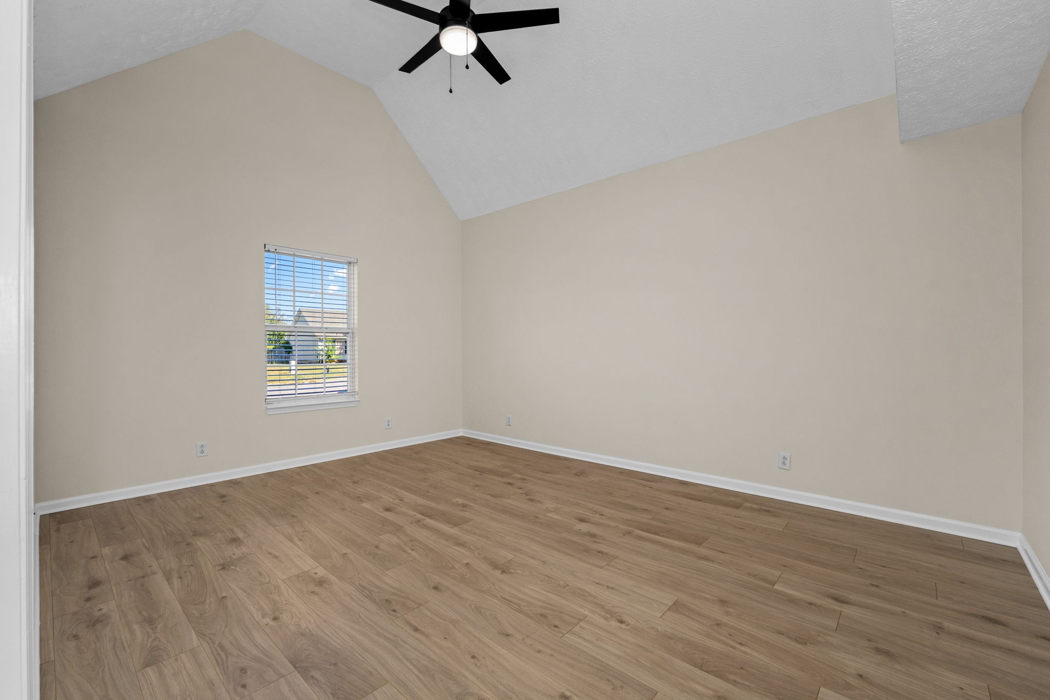 2941 Windemere Dr Property Photo 6