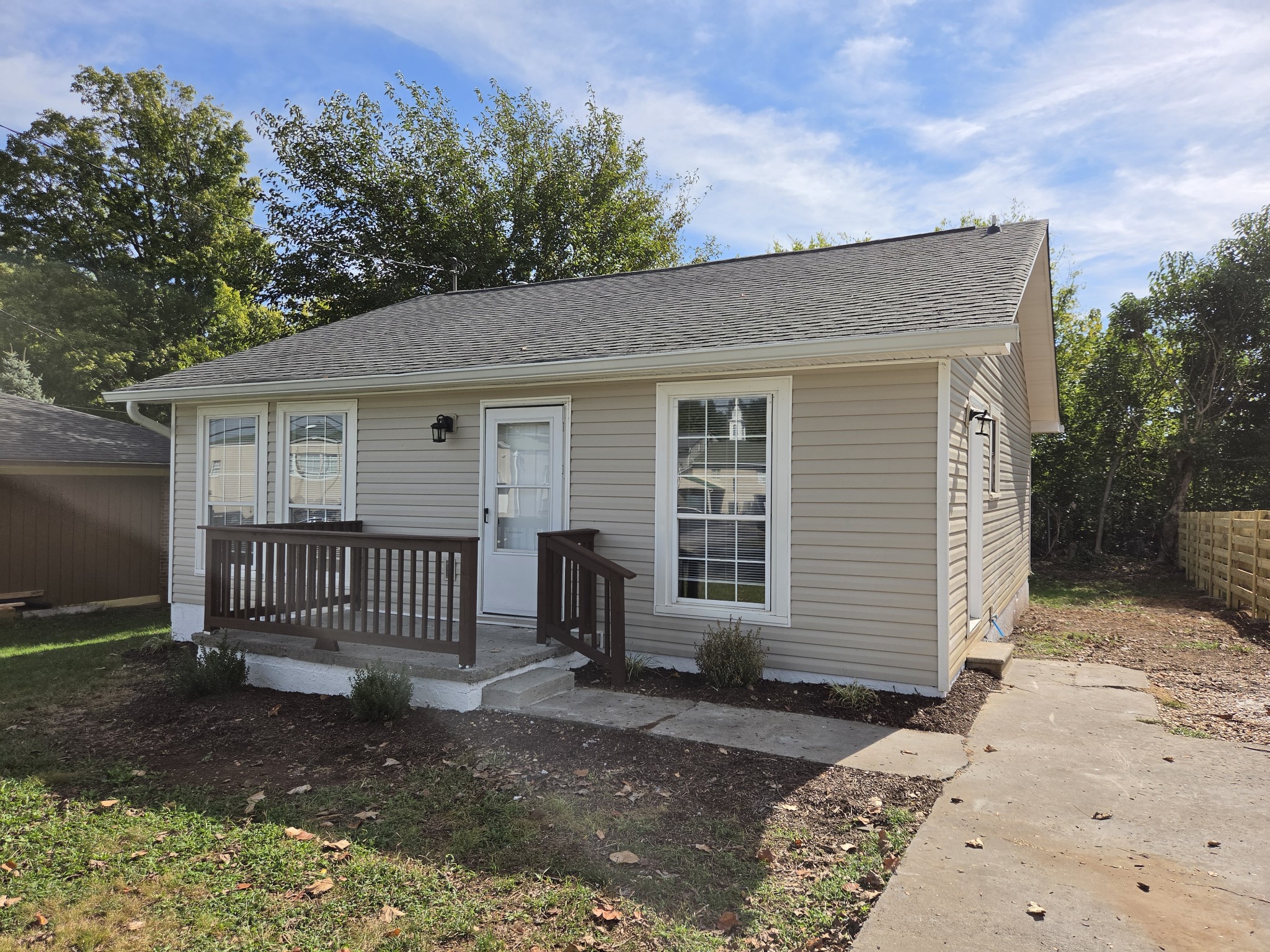 745 Church St, Se Property Photo 1