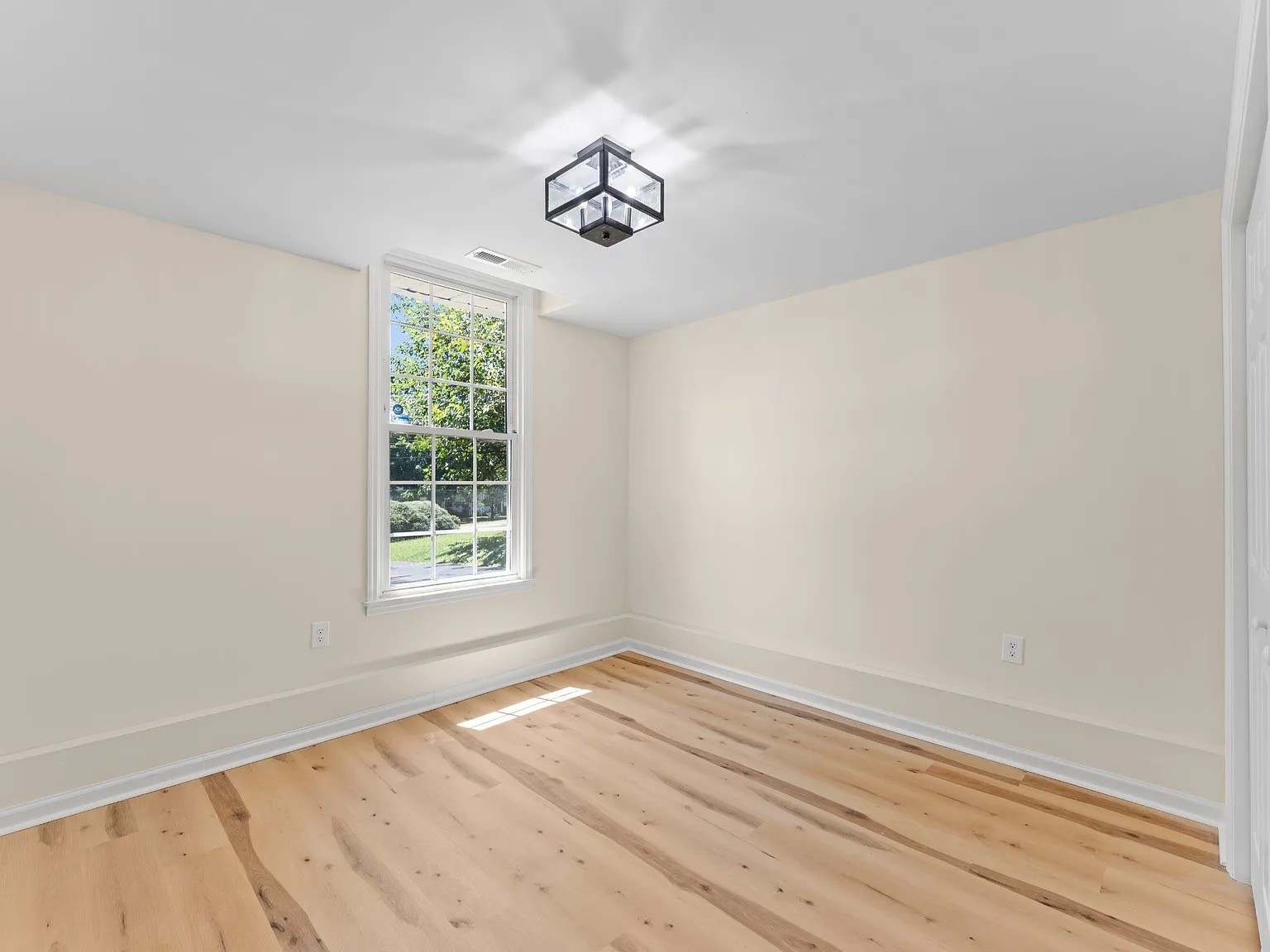 126 Gatone Dr Property Photo 12