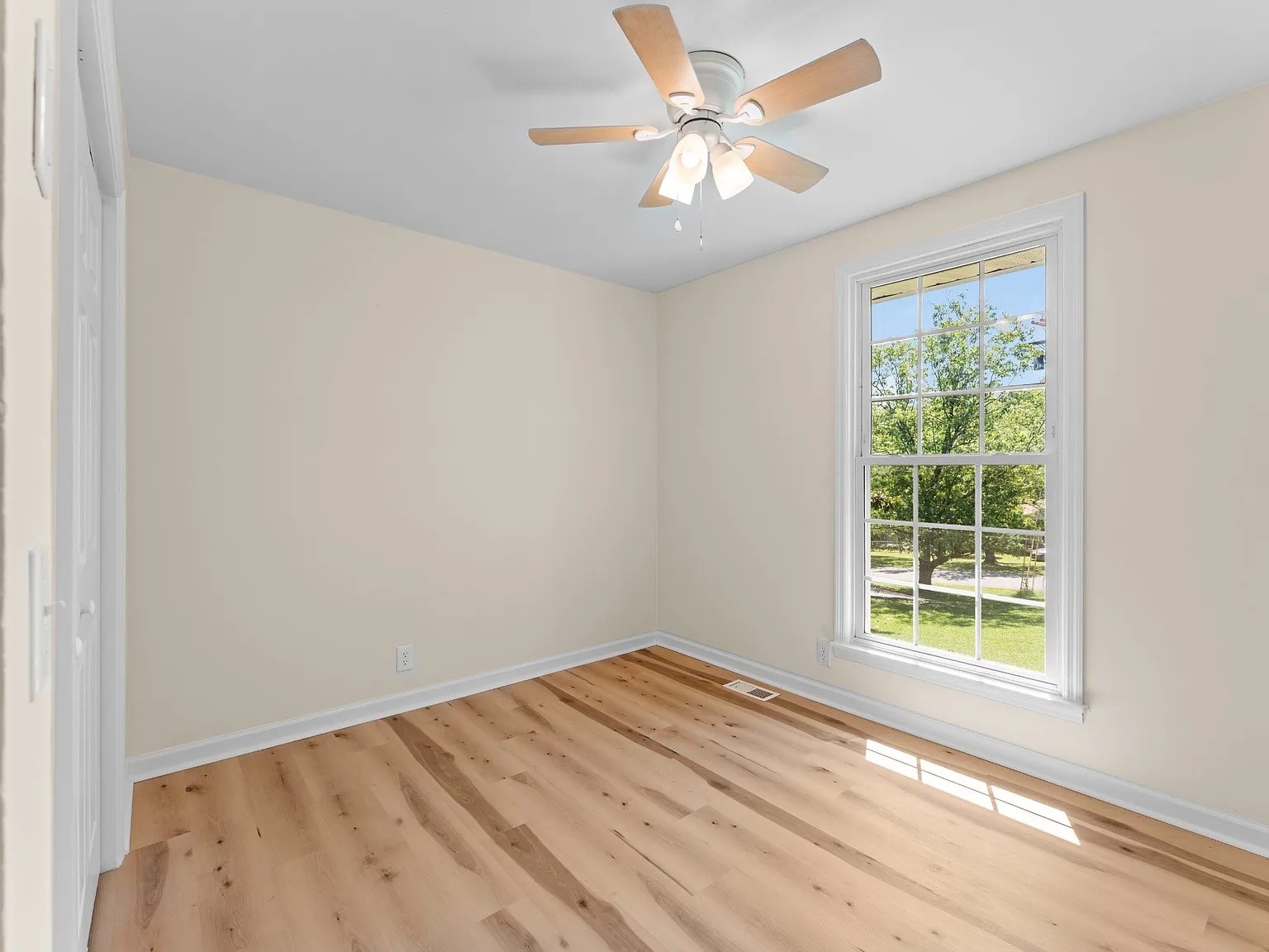 126 Gatone Dr Property Photo 16