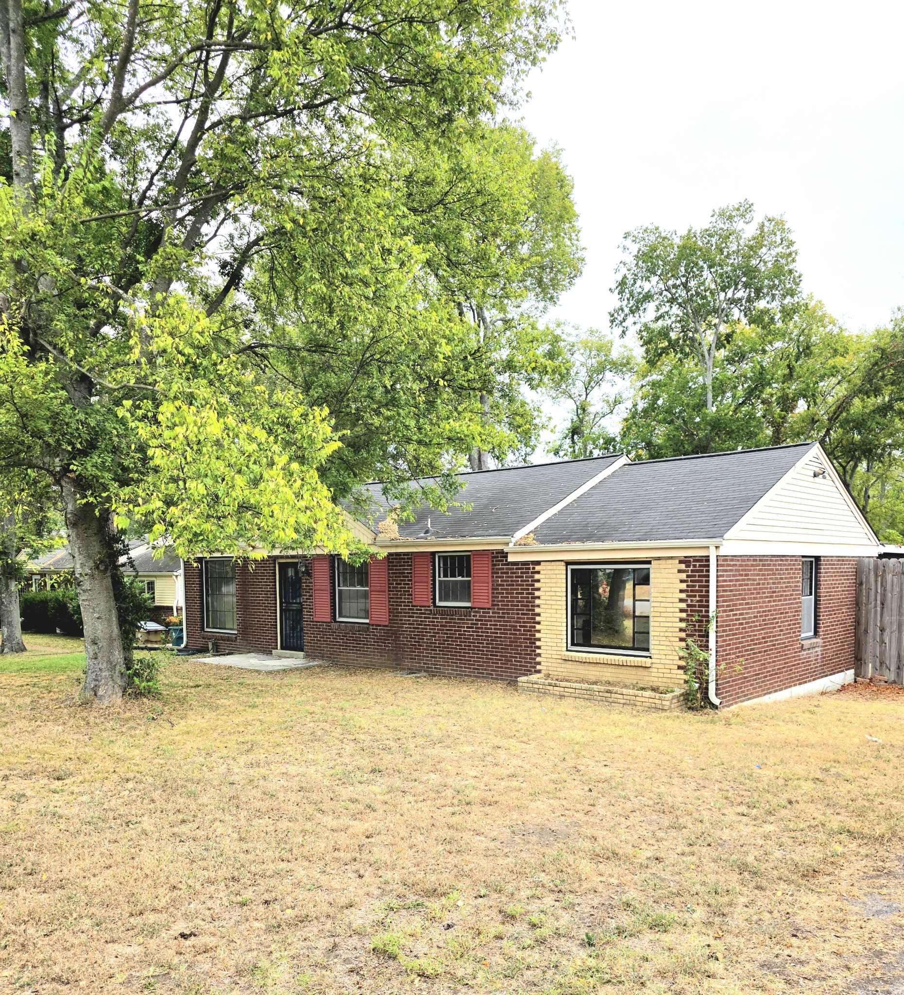 715 Oakdell Ave Property Photo 1