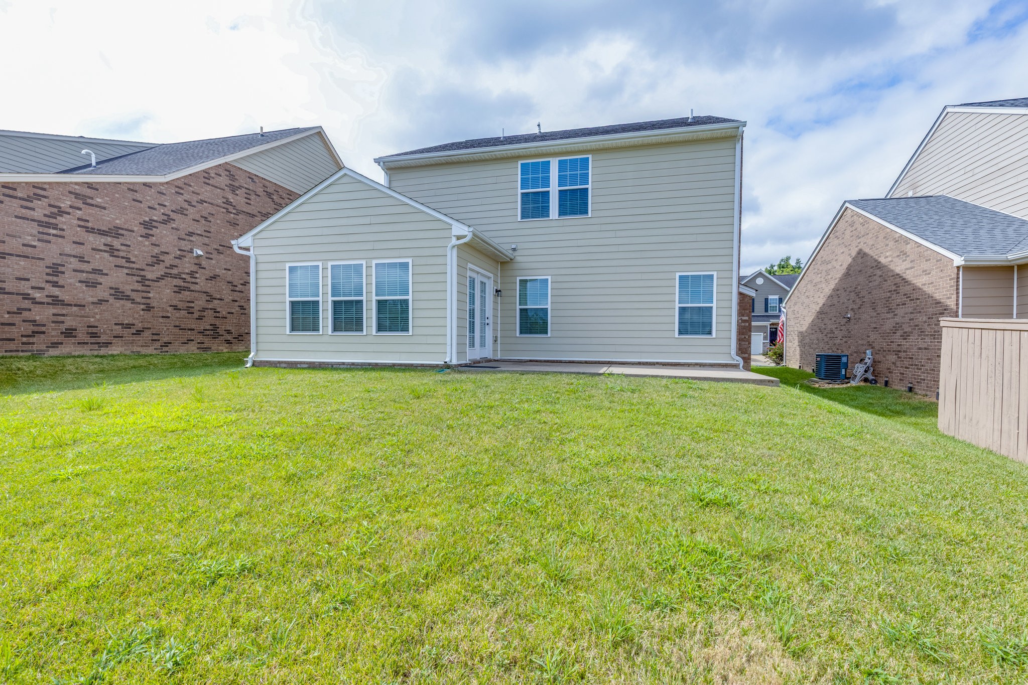 7512 Oakledge Dr Property Photo 4