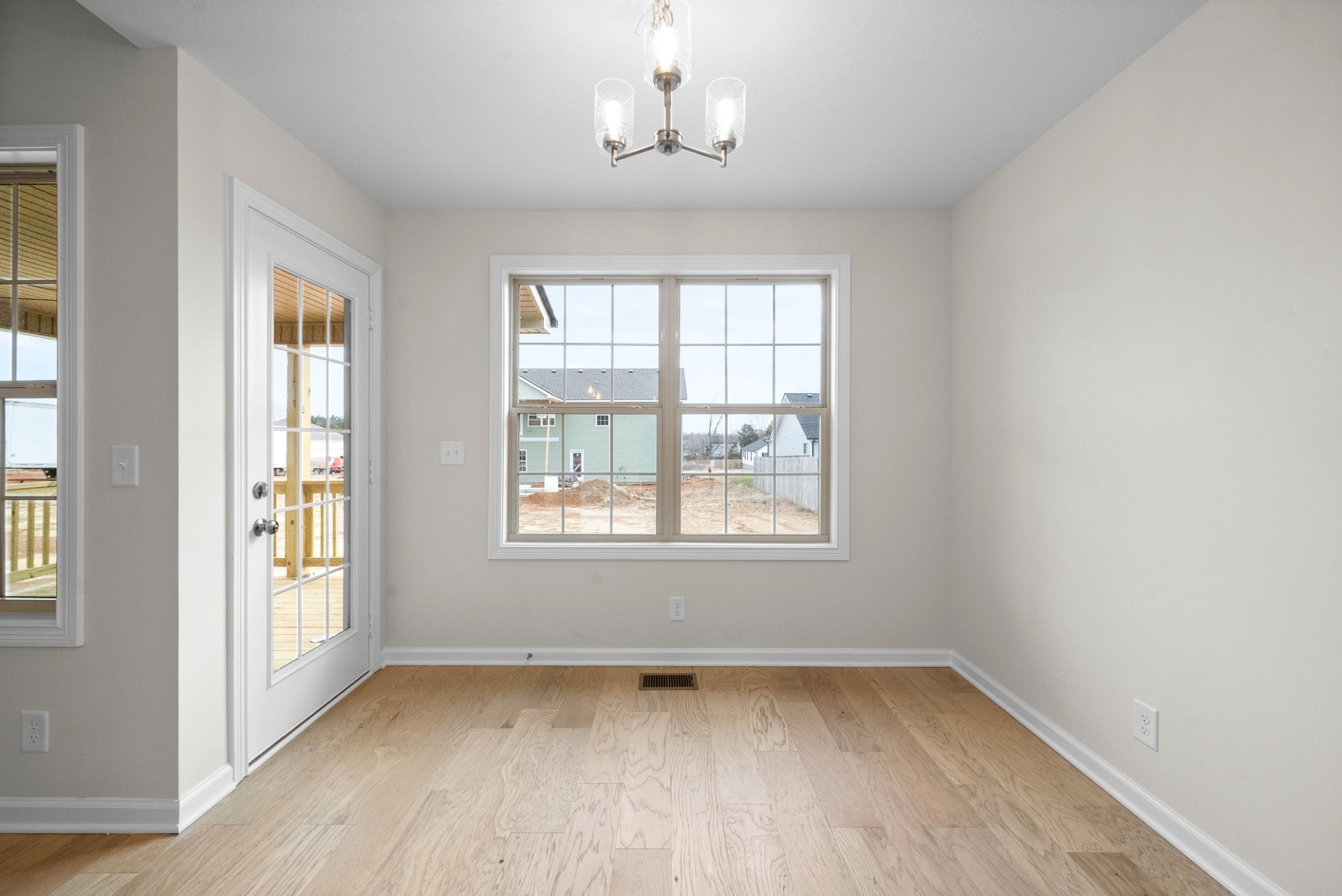 1490 Hallies Way Property Photo 11