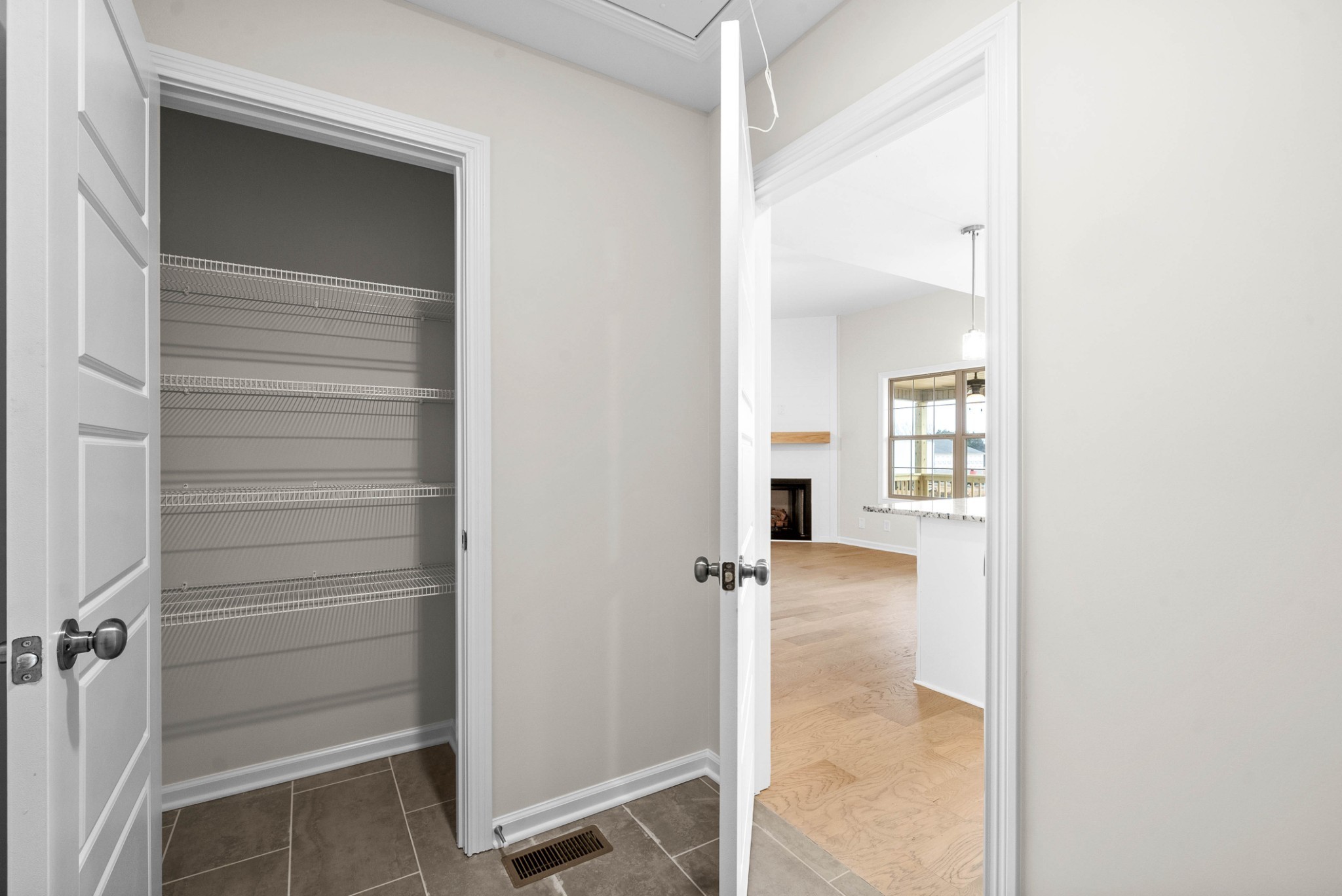 1490 Hallies Way Property Photo 12