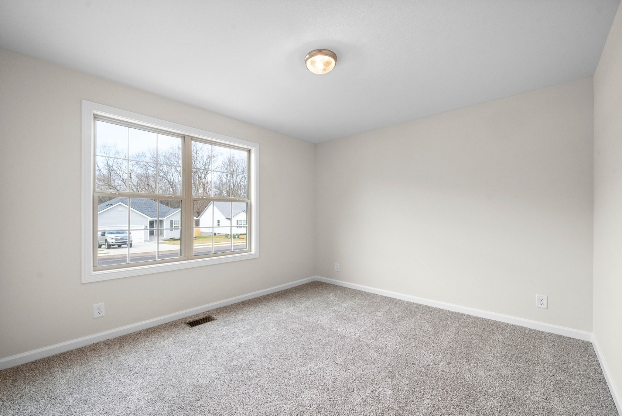 1490 Hallies Way Property Photo 14