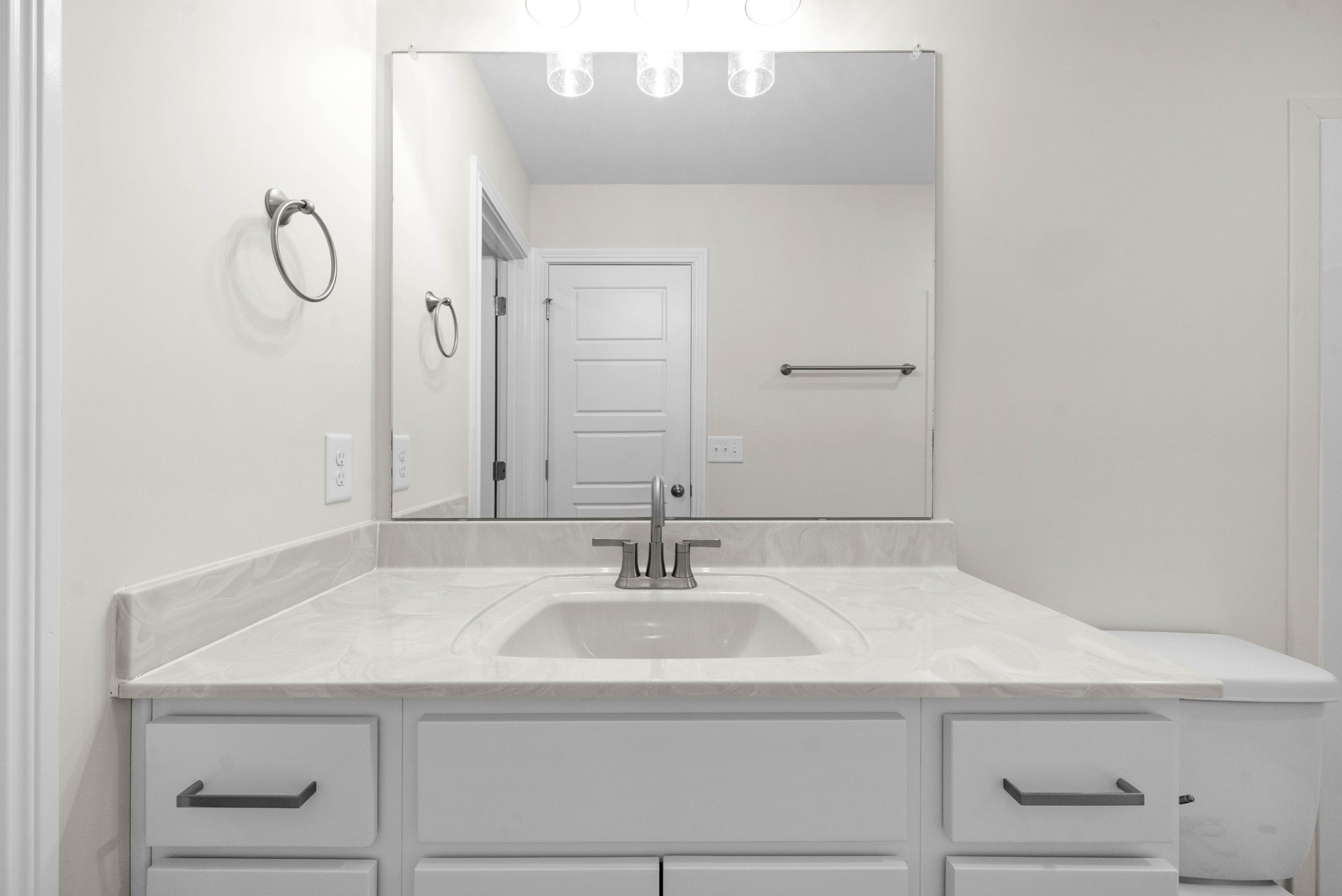 1490 Hallies Way Property Photo 18