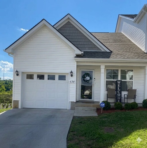634 Hamilton Crossings Property Photo 1