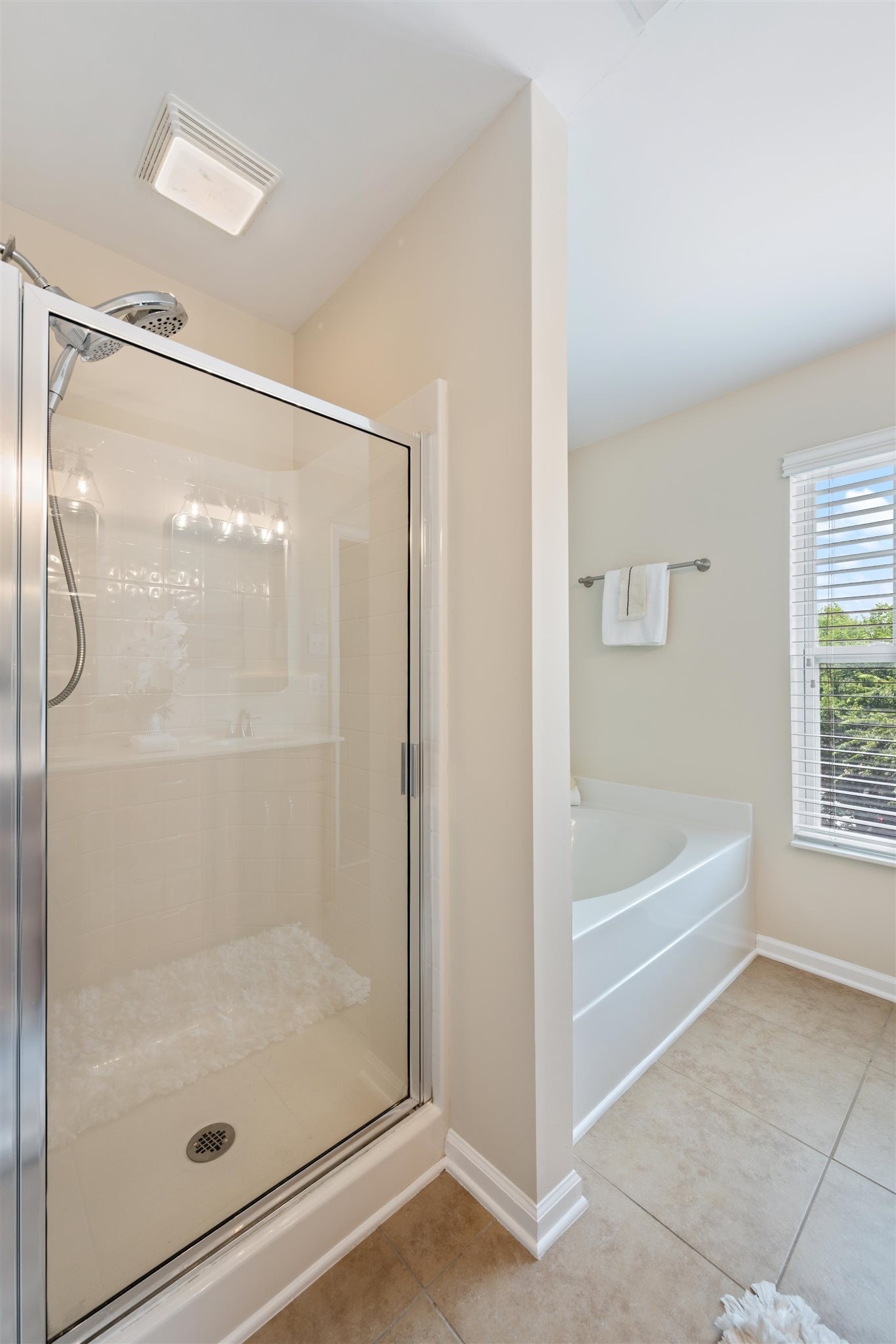 7827 Kemberton Dr, W Property Photo 31
