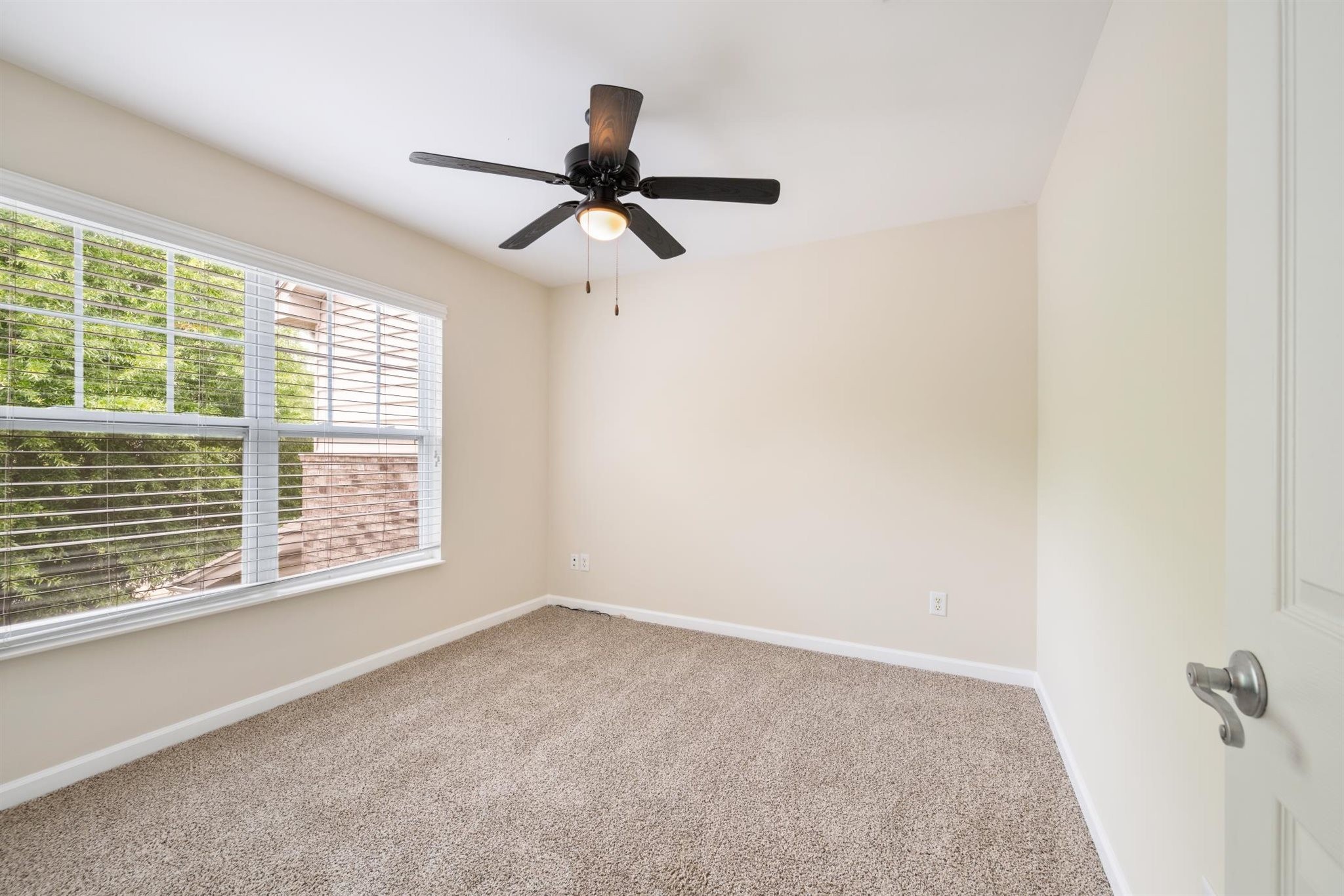 7827 Kemberton Dr, W Property Photo 33