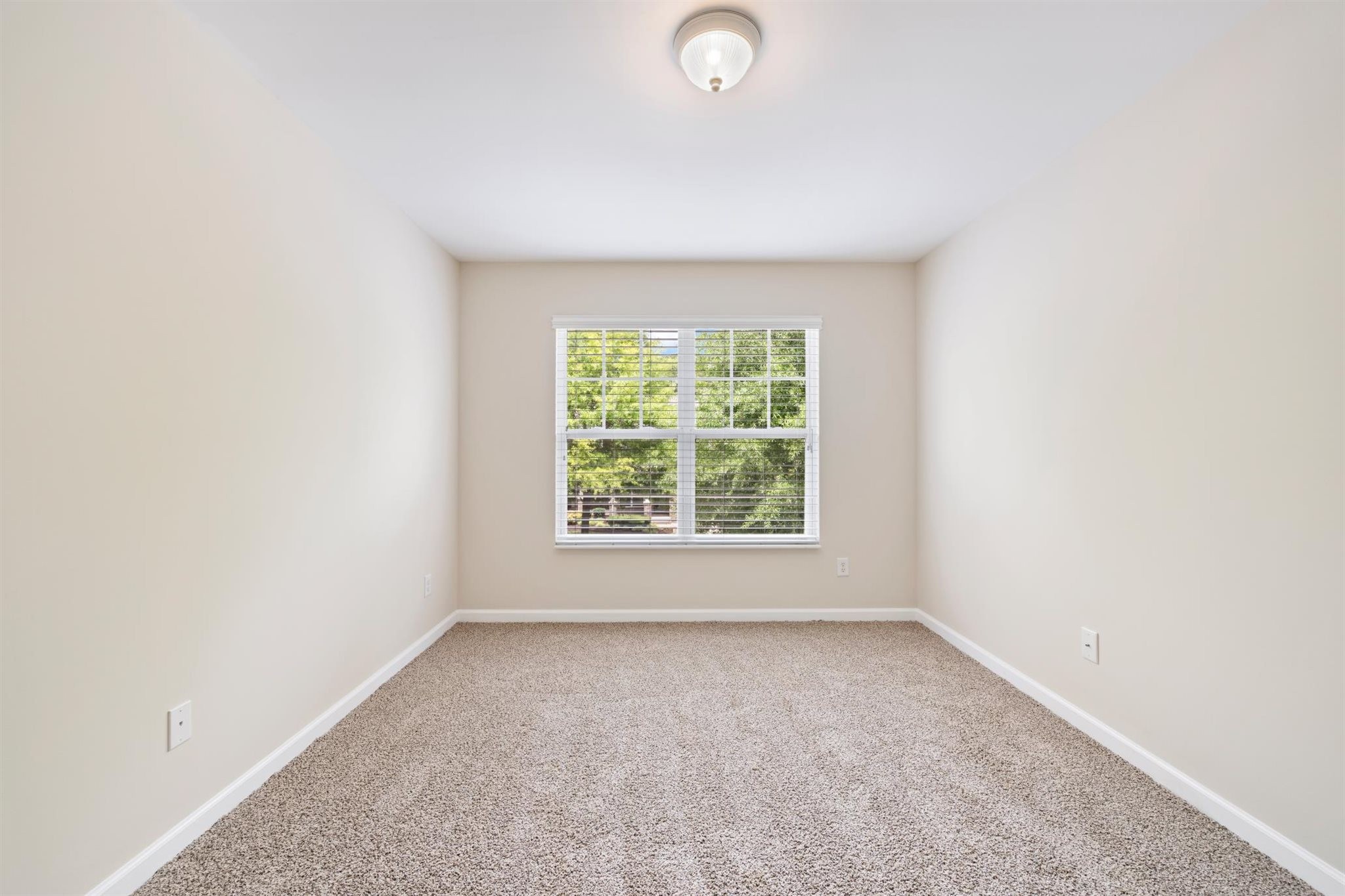 7827 Kemberton Dr, W Property Photo 35
