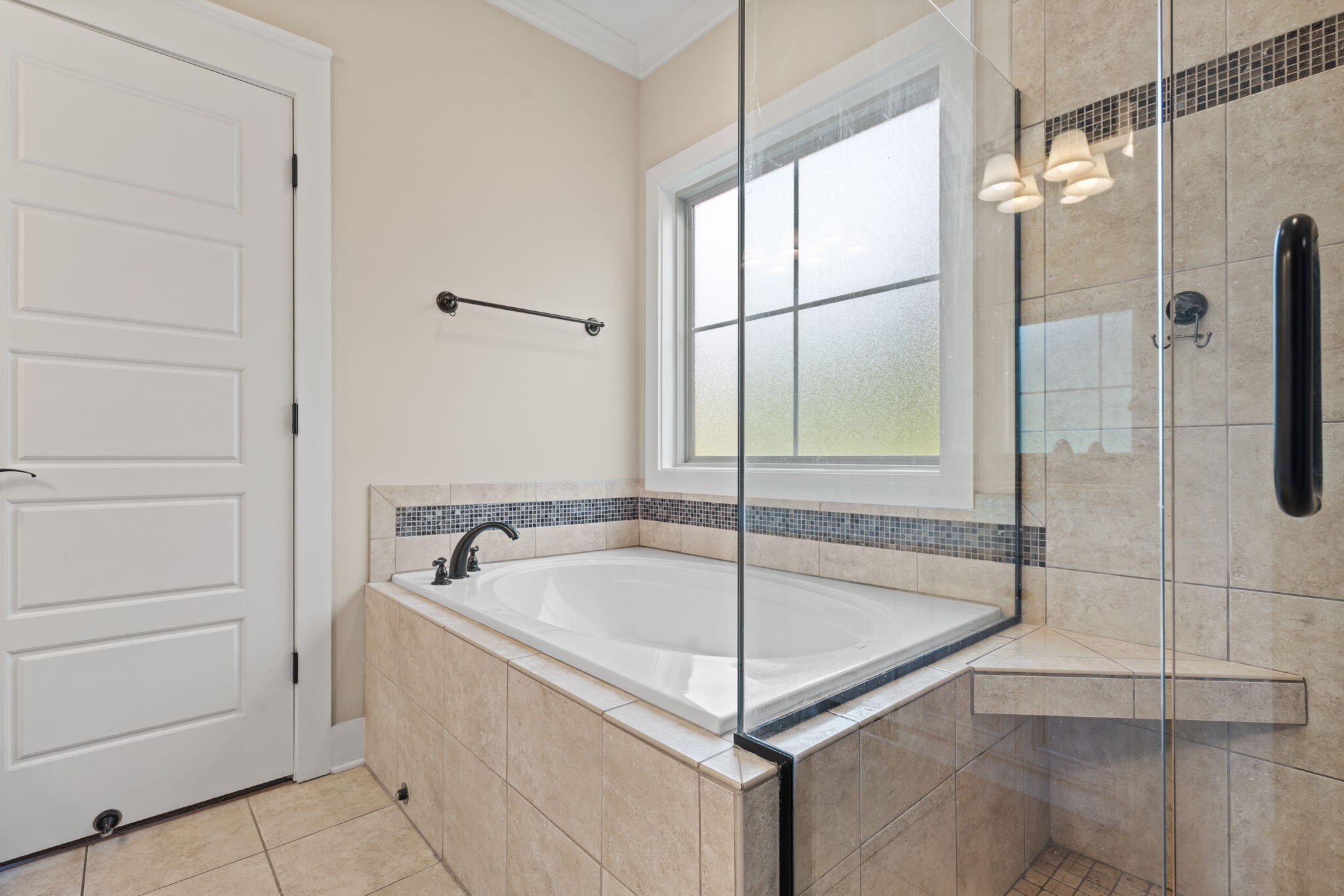 112 Keystone Drive, Ne Property Photo 18