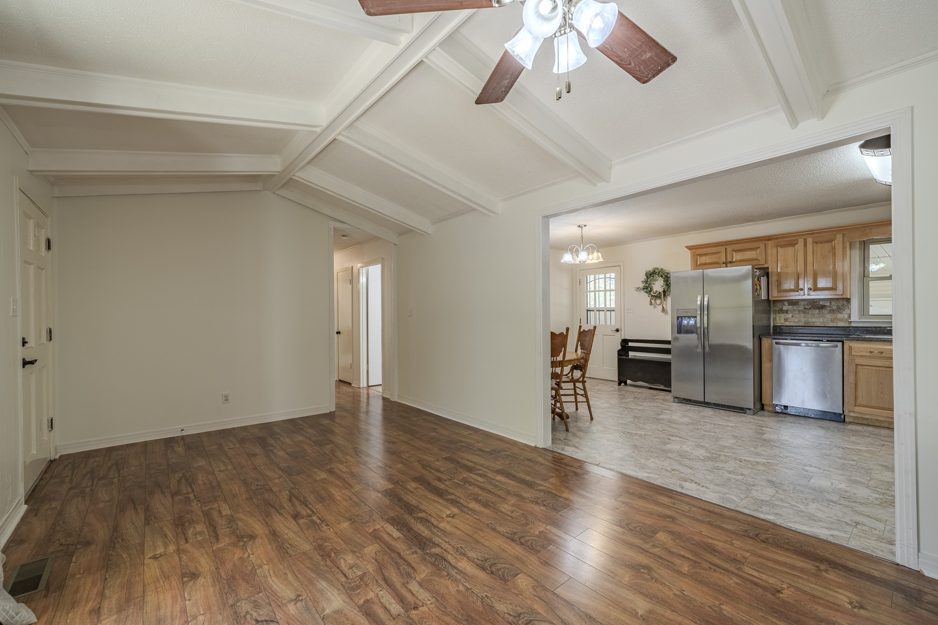 585 E End Dr Property Photo 10