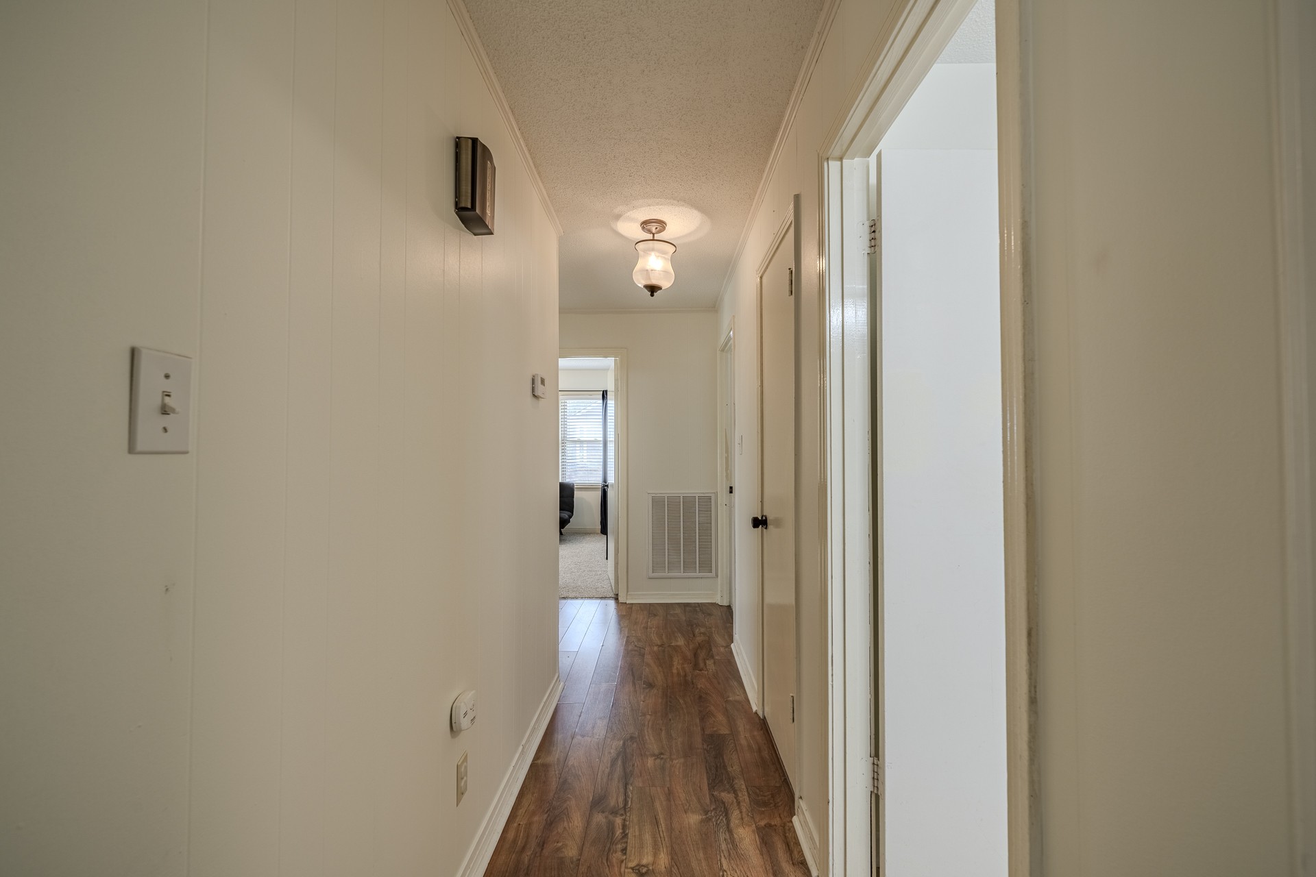 585 E End Dr Property Photo 18