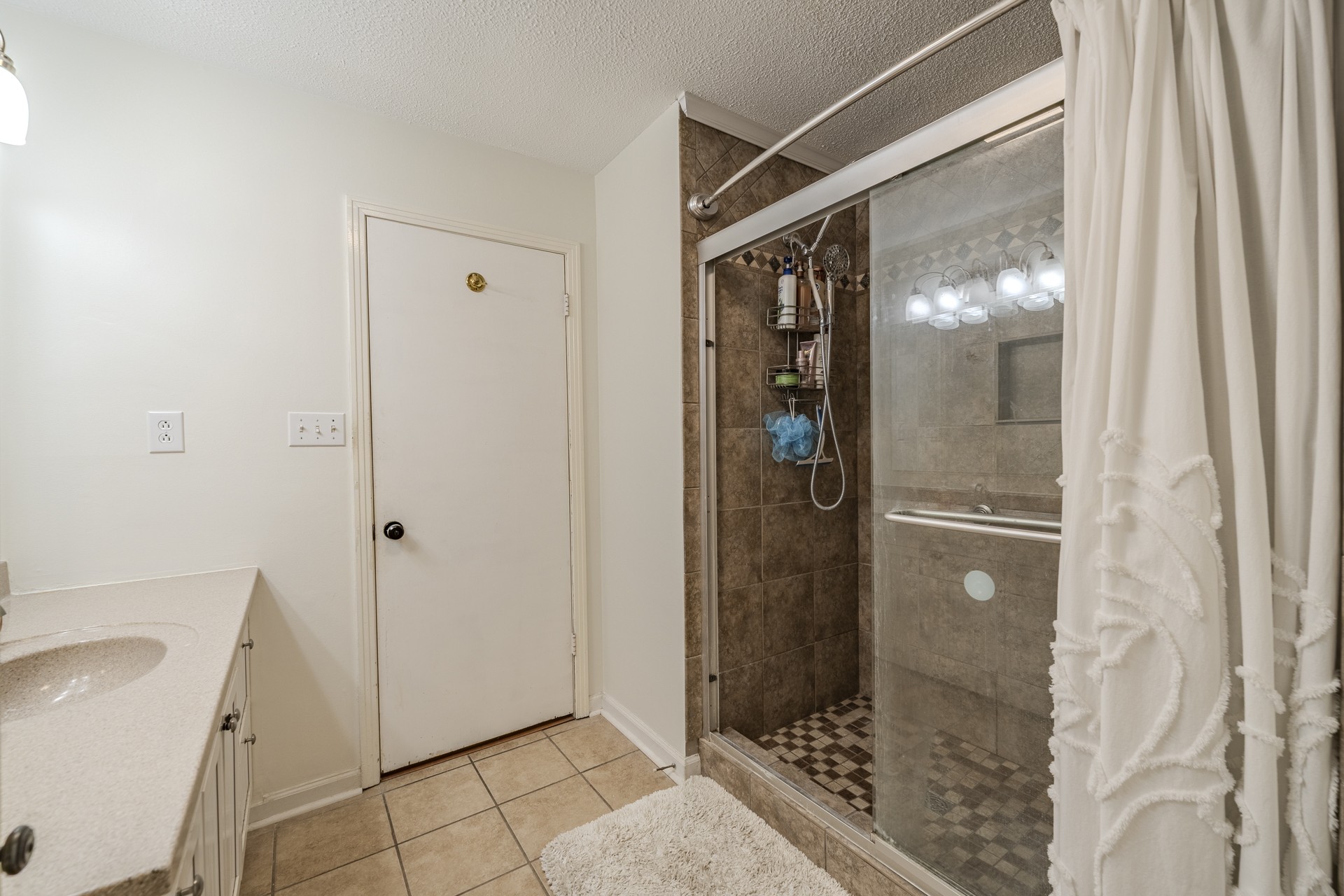 585 E End Dr Property Photo 20